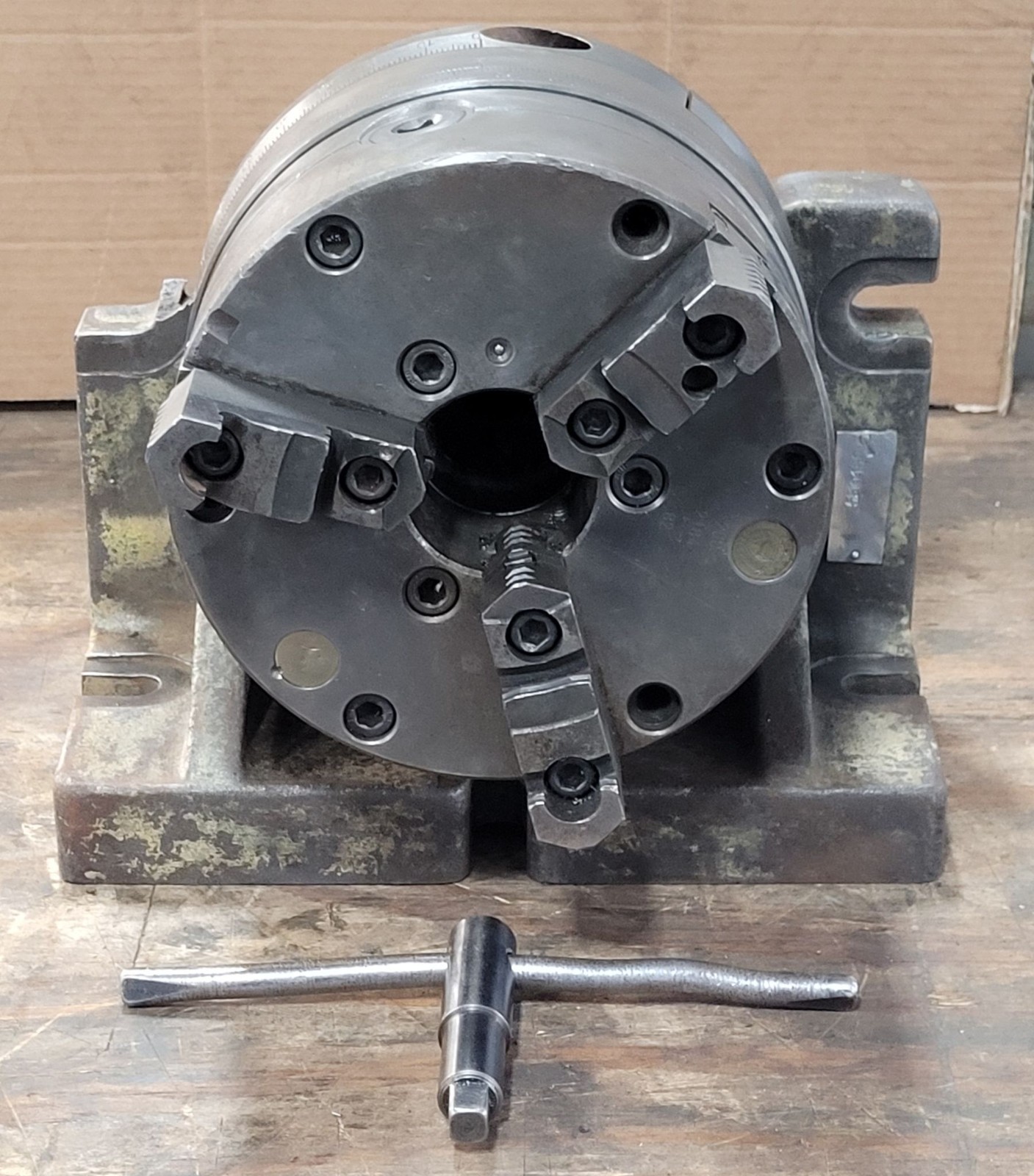 Super Spacer w/ 8in Bison – 3 Jaw Chuck