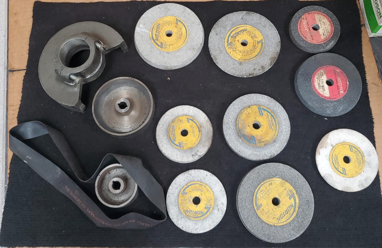 Dumore Tool Post Grinder With Case and grinding wheels
