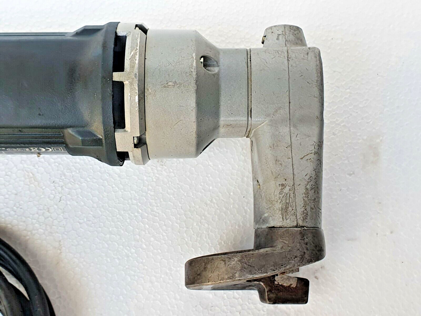 BOSCH GSC 2,8 Metal Shear 2.8 mm , 230 Volts, 500W, Professional