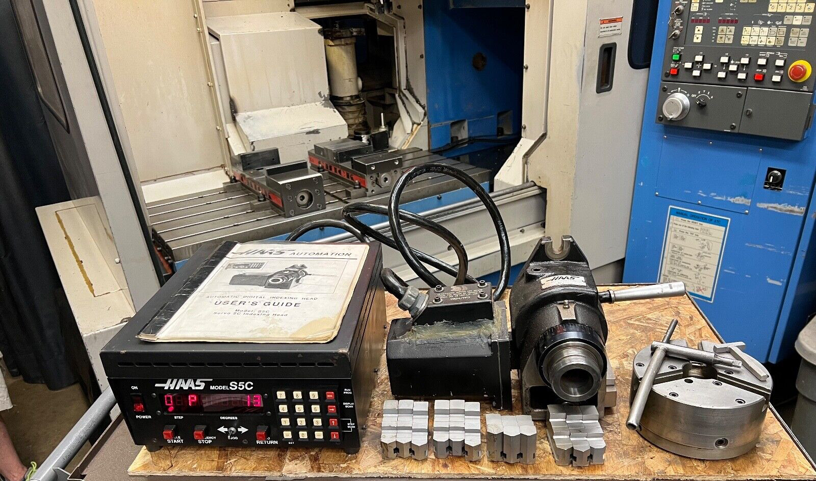 Mazak AJV-25/404 CNC Vertical Machining Center, 10,000 RPM Spindle – Under Power