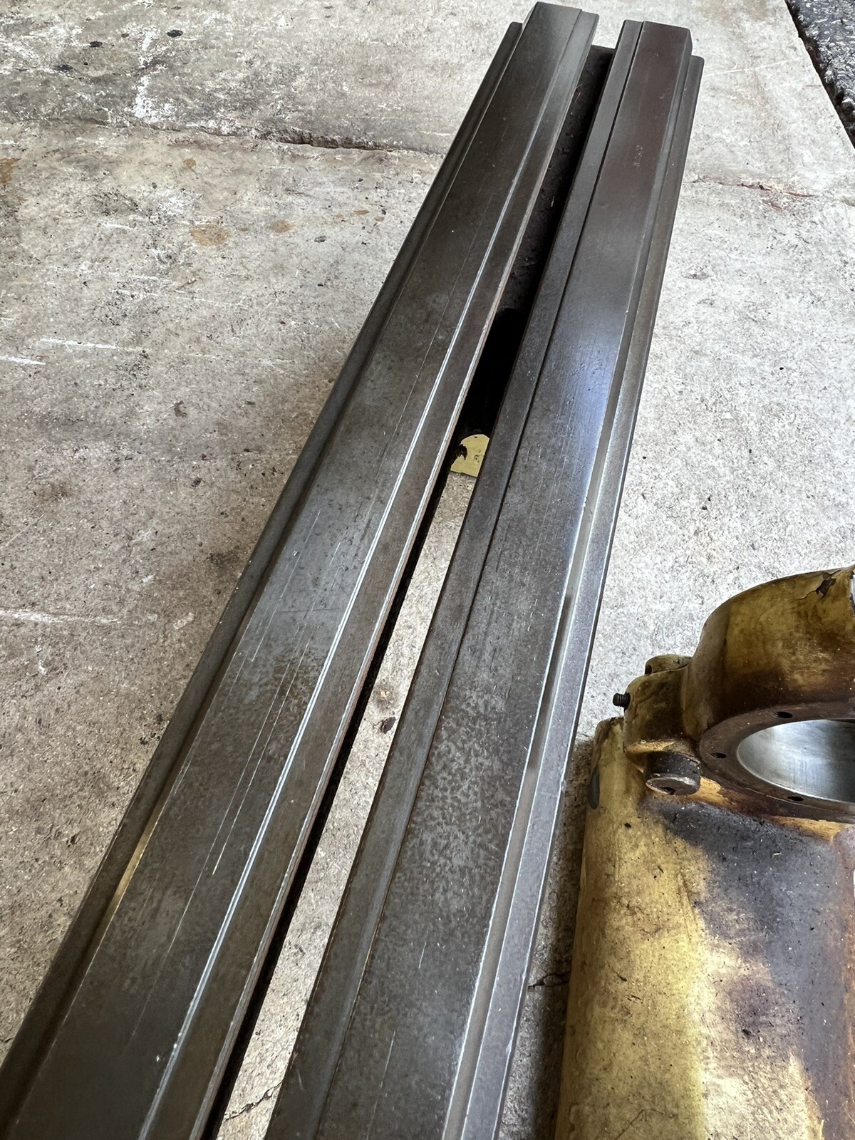 Habegger-Netor JH 102 Metal Lathe Bed And Headstock Casting