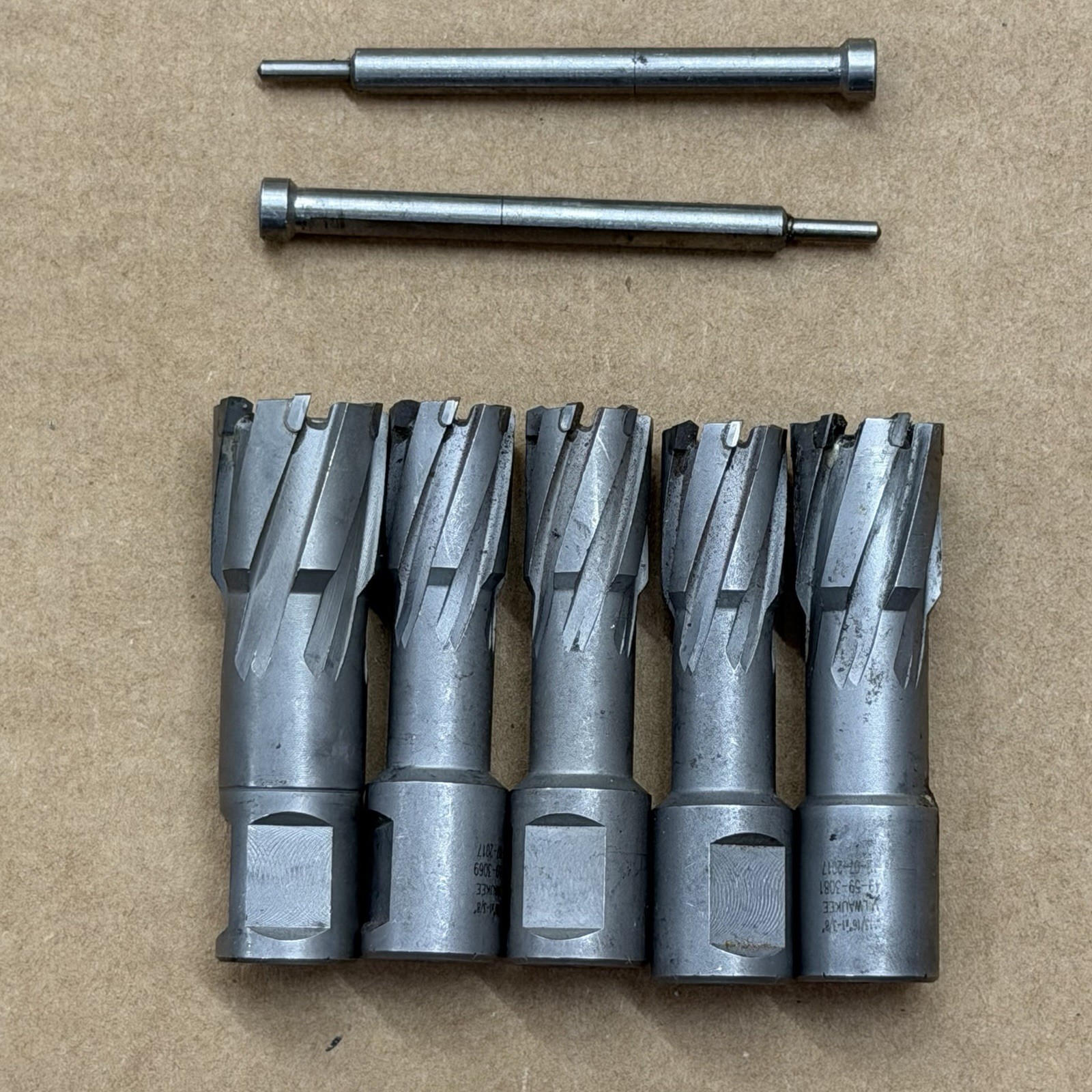 5 Milwaukee Carbide Annular Cutters W/ 2 Pilot Pins 3x 11/16 1x 13/16 1x 15/16