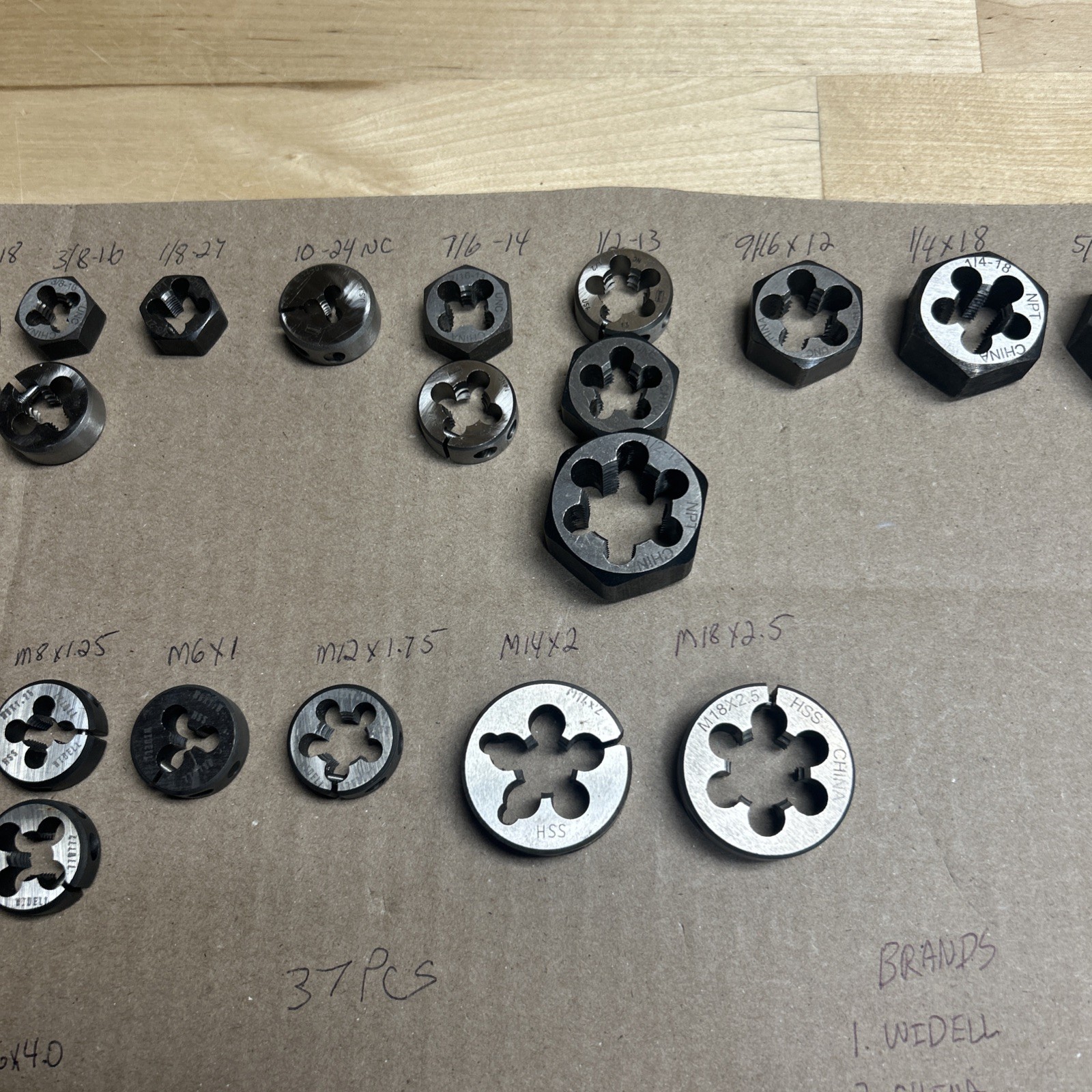 Widell/Hanson/China Die lots. Total of 37 pieces. See pictures for sizes