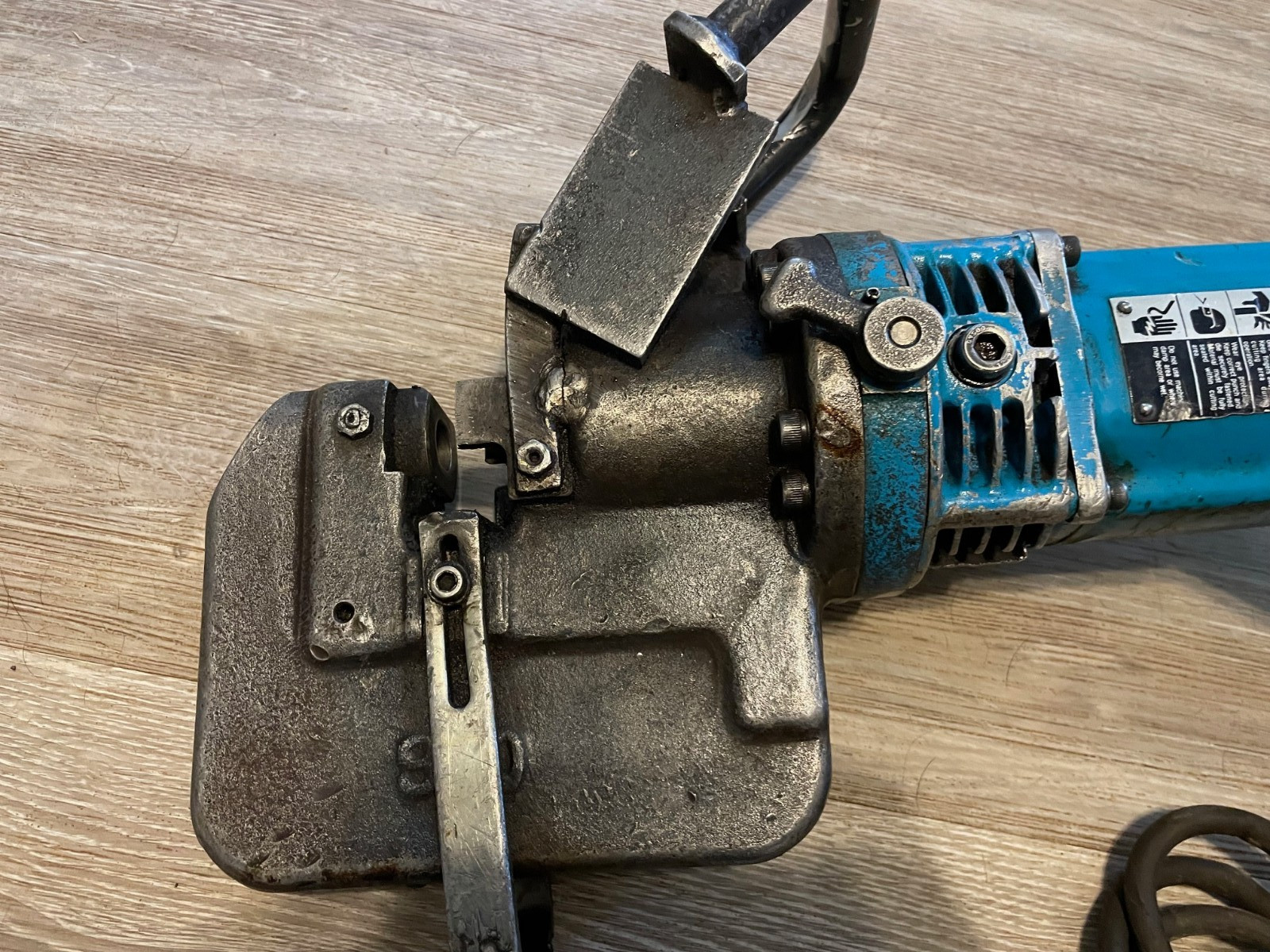 Hougen-Ogura Electro-Hydraulic 115V Metal Hole Puncher Model 75004