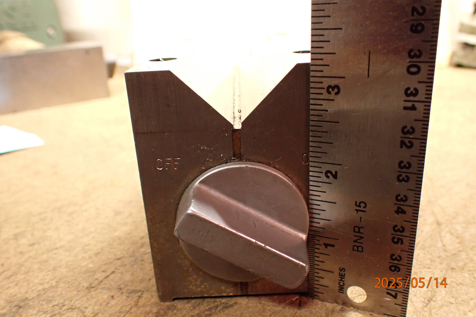LOT 407; BROWN AND SHARPE MAGNETIC V-BLOCK MACHINIST JIG FIXTURE TOOLING