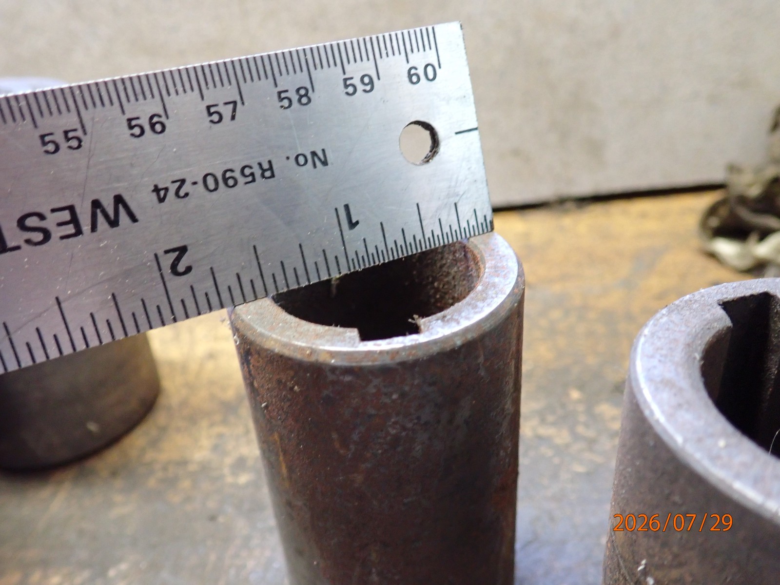 LOT 62: PILE OF HORIZONTAL MILLING MILL MACHINE SPINDLE SPACERS 1″ & 1-1/4″ DIA