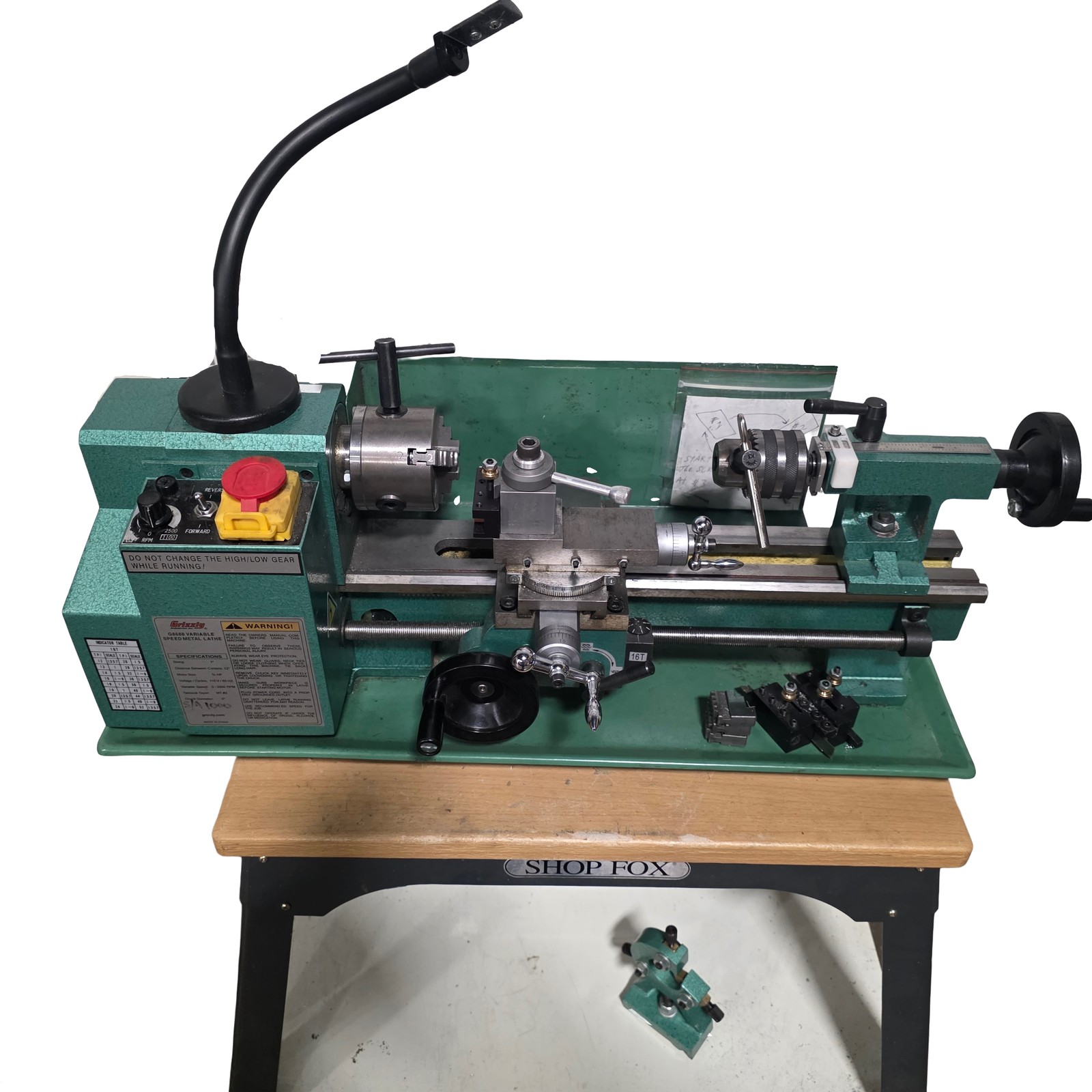 Grizzly G8688 7″ x 12″ Benchtop Mini Lathe 7″ Swing, 100-2500RPM, 120VAC 2.8A