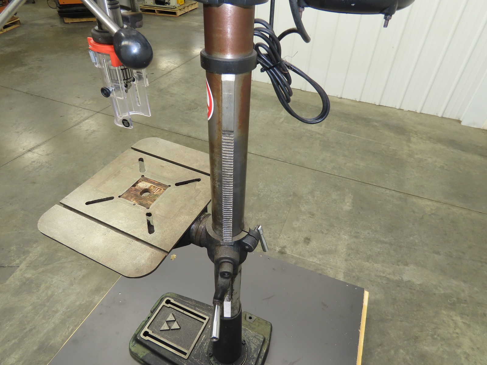 Delta 17-959L Laser Drill Press 17″ Single Phase 120V 3/4Hp 250-2720RPM