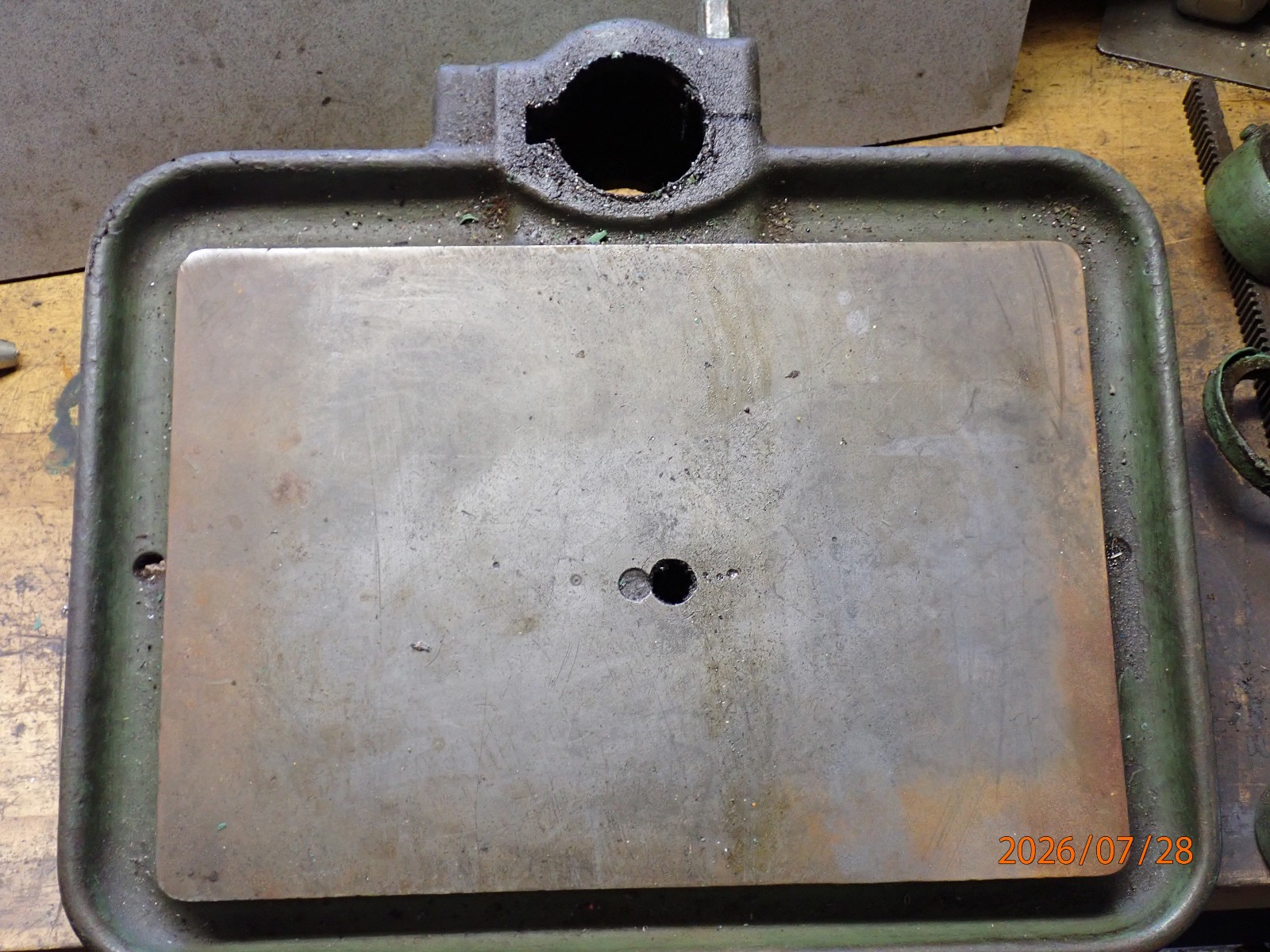 INDUSTRIAL TABLE WITH RAISER FOR DELTA MILWAUKEE 14″ DRILL PRESS W/ DP220 HEAD