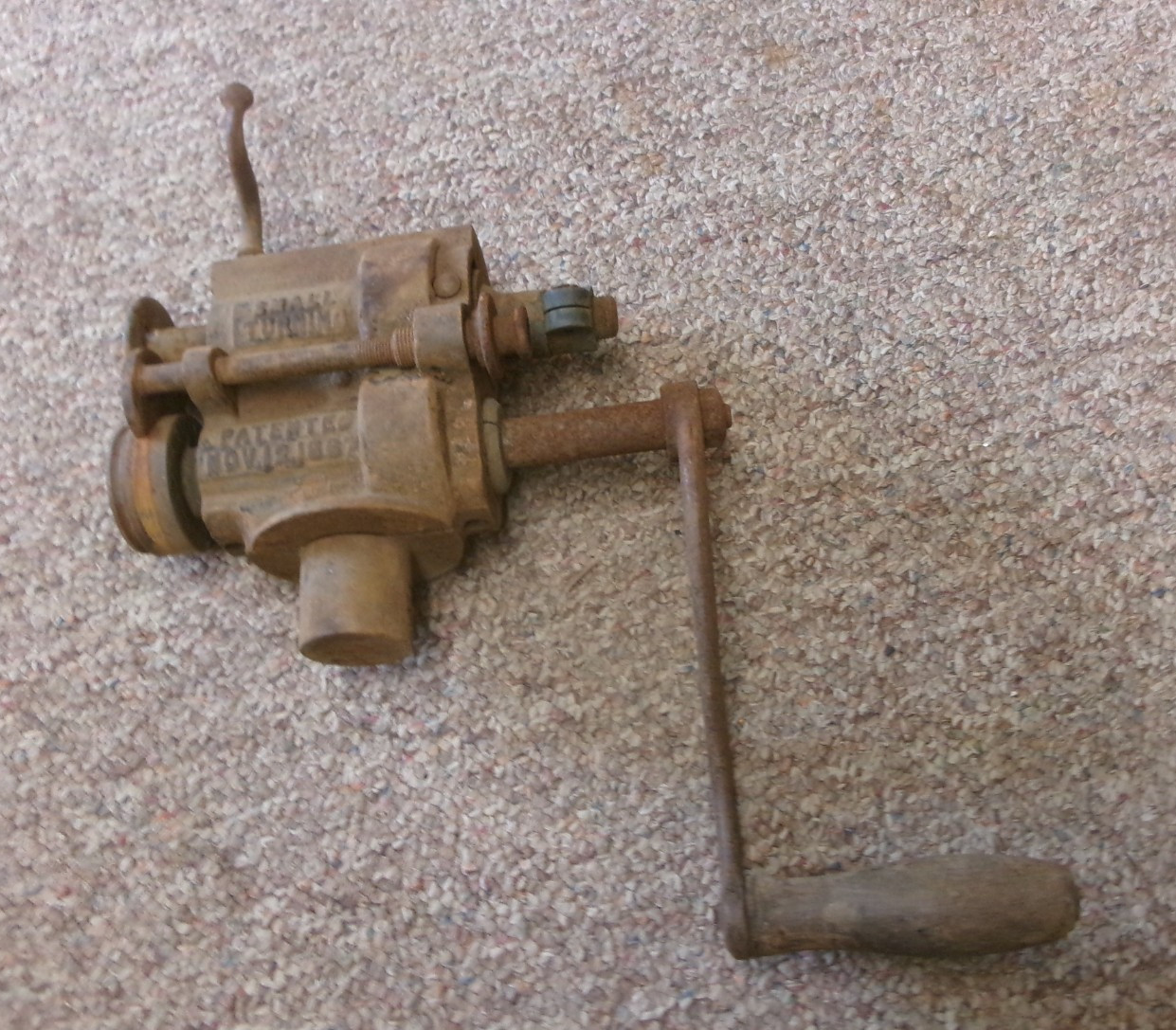 1867 ANTIQUE PECK STOW & WILCOX CO. METAL WORKING TOOL SMALL TURNING HAND CRANK