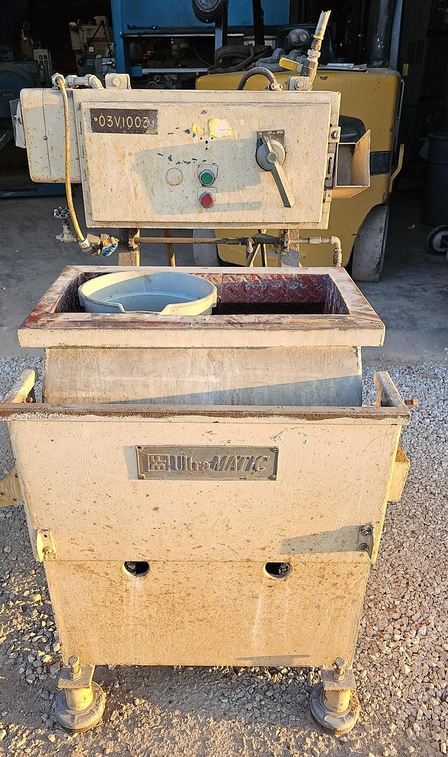 UltraMatic Reeves VC-1824 Vibratory Deburring Tub 3 Cu. Ft Capacity