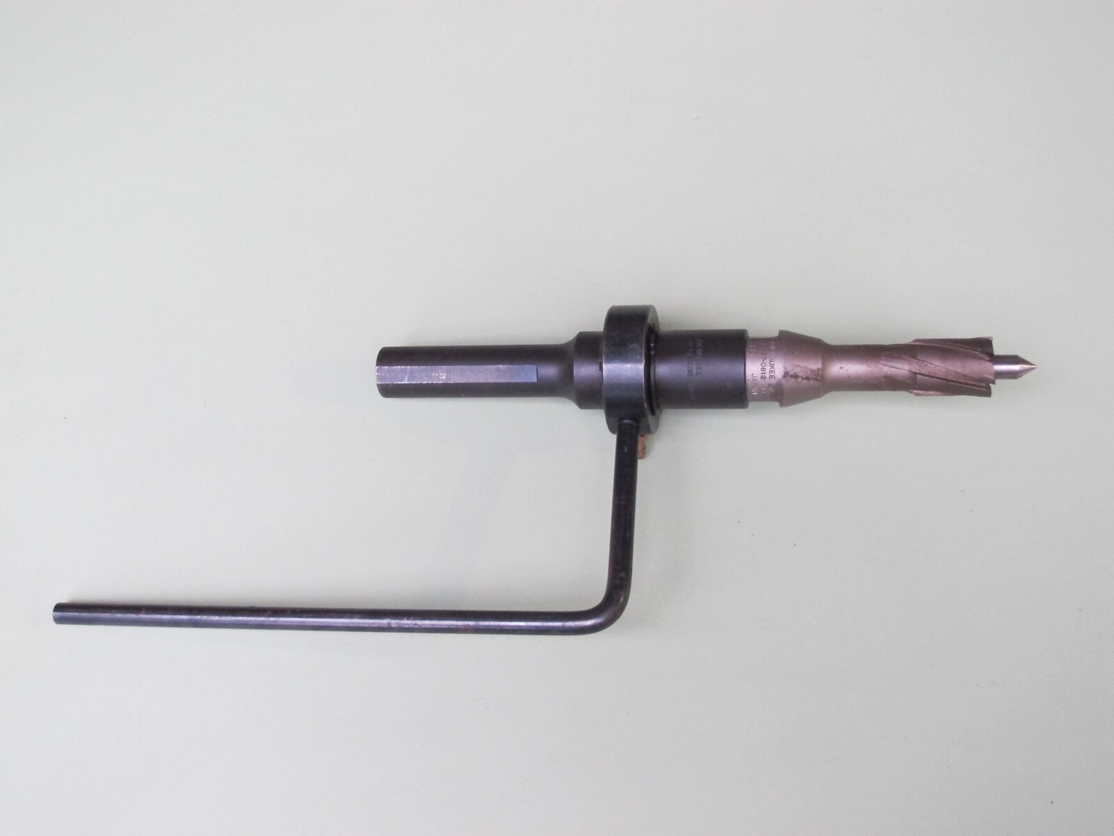 Milwaukee Tool 49-57-0030 3/4″ Shank Hole Cutting Tool Arbor + 13/16″ Cutter