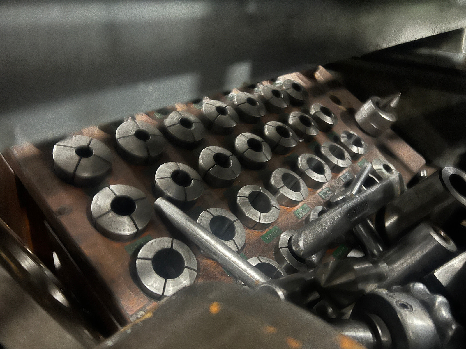 15″ X 30″ LEBLOND REGAL ENGINE LATHE, COLLET CHUCK, (2) – 8″ 3 JAW CHUCKS, 4 JAW