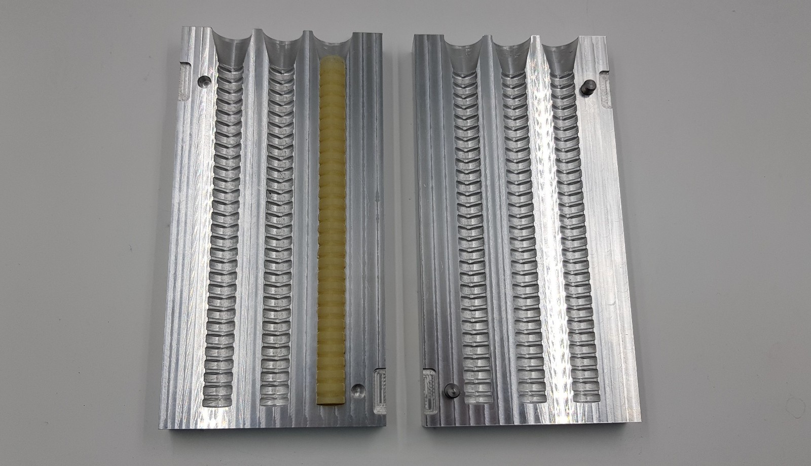 Custom mold building services, CNC machining services, CNC production of parts