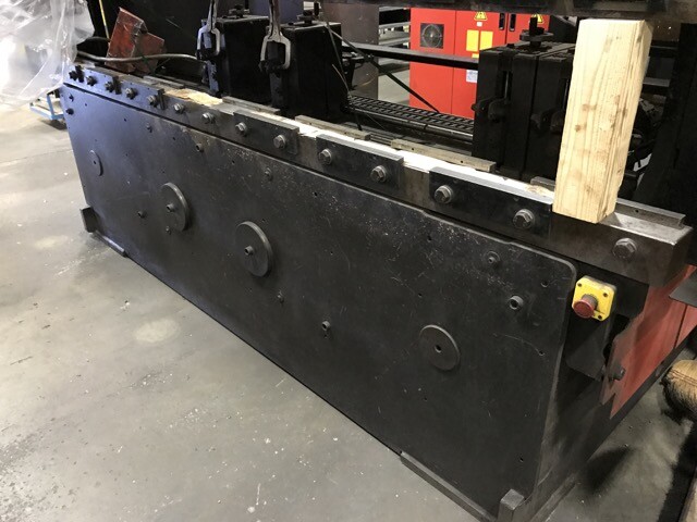 138 TON AMADA HYDRAULIC PRESS BRAKE 7.8″ STROKE 18.5″ OPEN HEIGHT 10.7″ CLOSED H