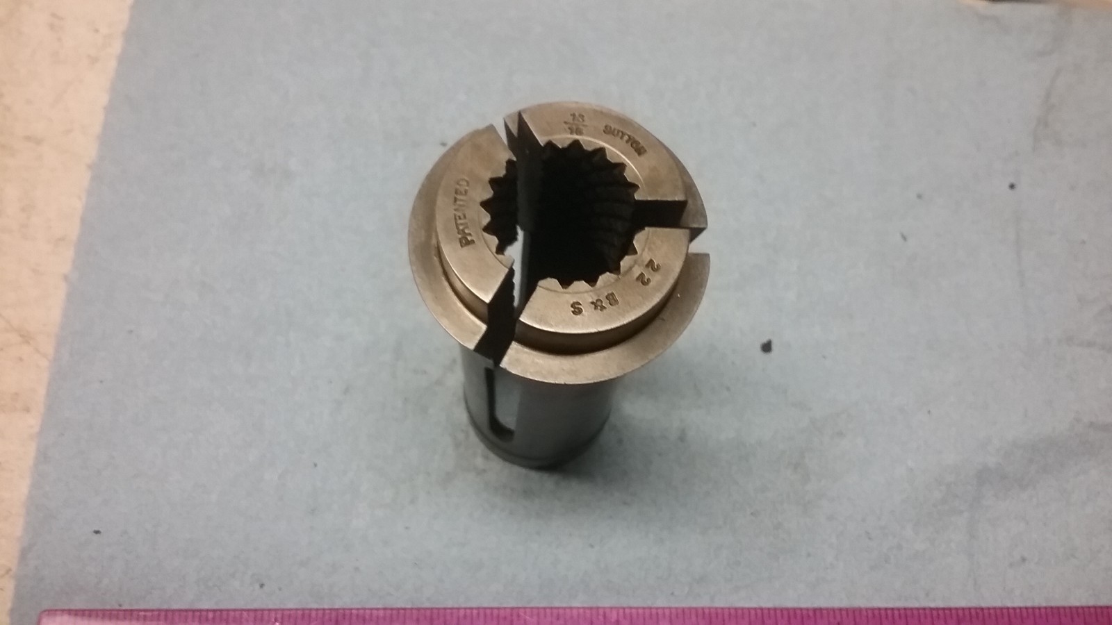 #22 COLLET, 13/16″ ROUND SERRATED, FOR BROWN AND SHARPE SCREW MACHINES