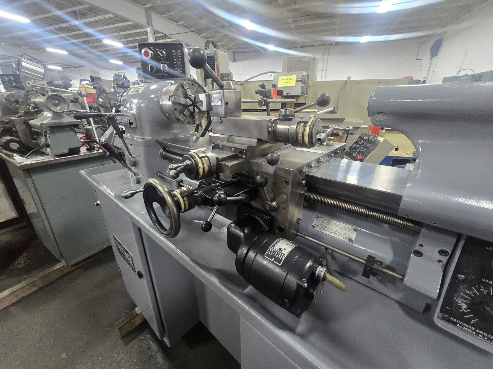 11”x18” Hardinge HLV-H-EM Tool Room Lathe w/Inch/Metric
