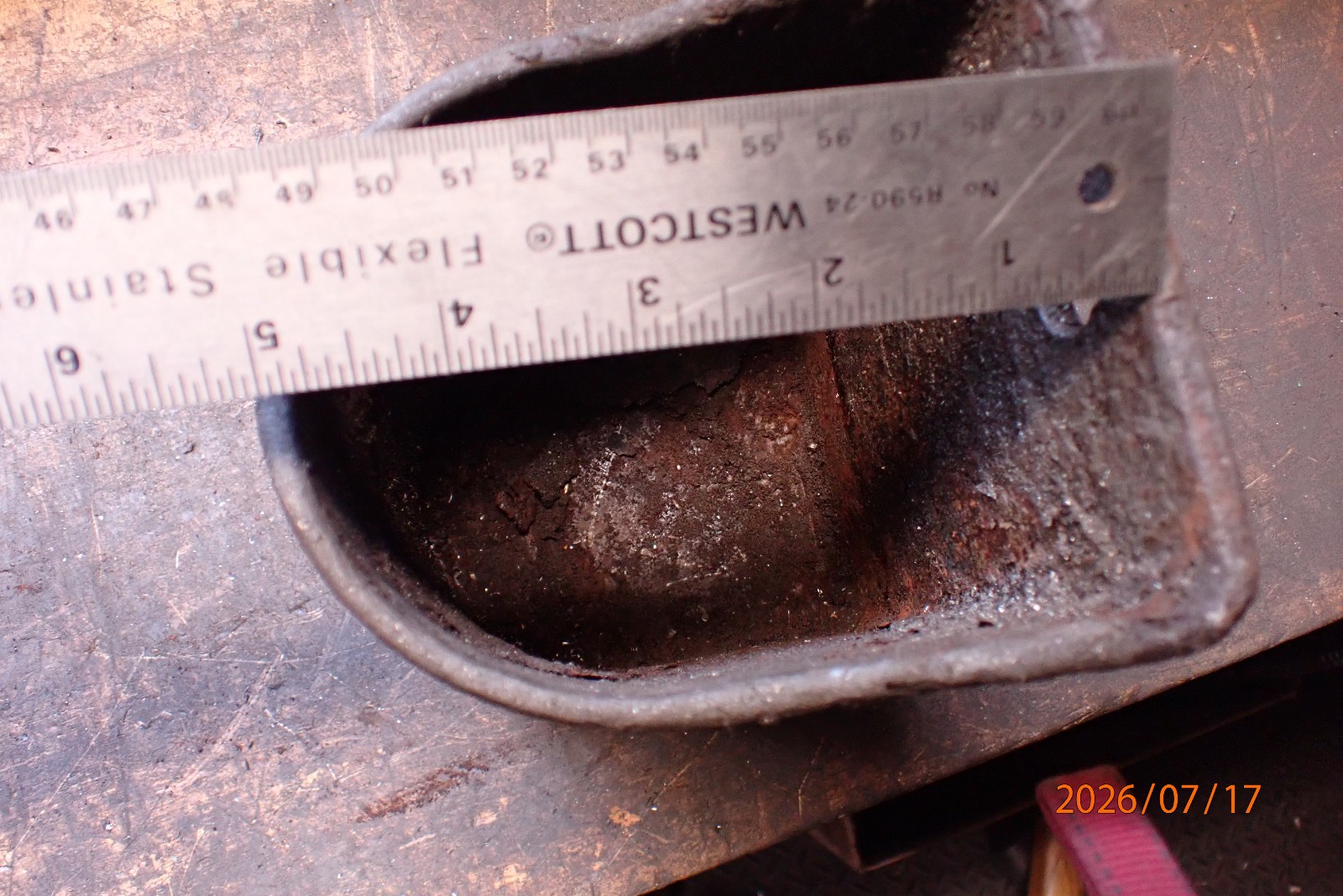 VINTAGE HEAVY DUTY CAST IRON QUENCH POT FOR LARGE BALDOR BENCH GRINDERS