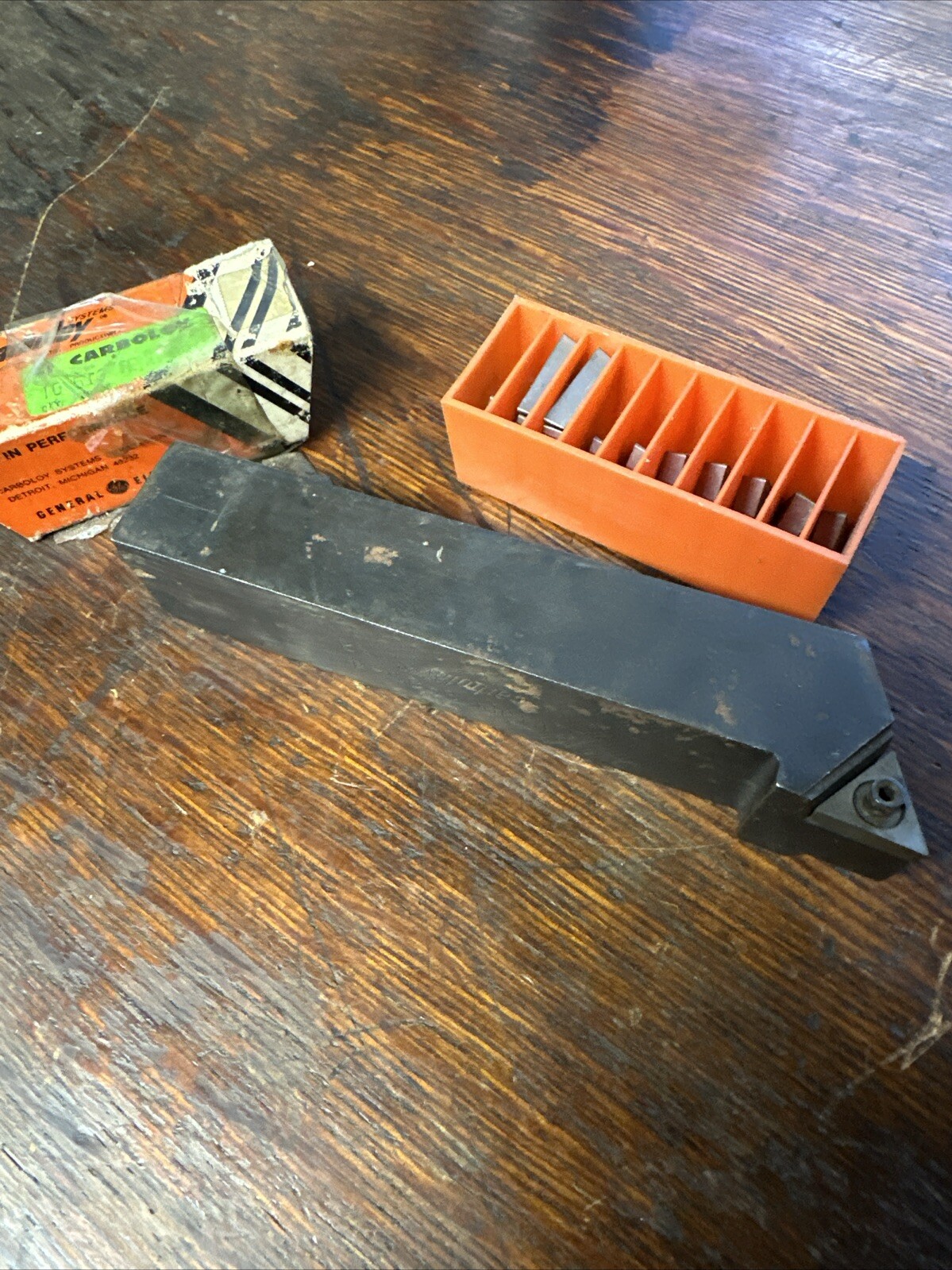 CARBOLOY CARB-O-LOCK PTJPLS 85-4 TOOL HOLDER WITH CARBIDE INSERT, TURNING, LATHE