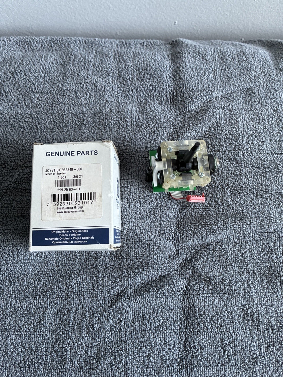 Husqvarna Group (part number 952848-000, 599 25 63-01). Electronic Joystick