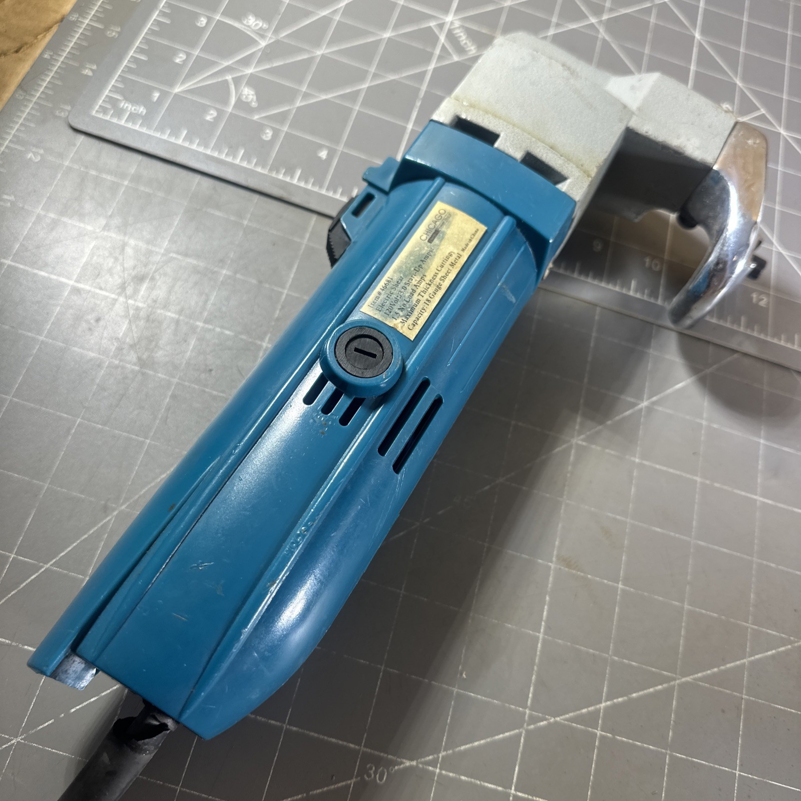 Chicago Electric Metal Shear 120V Corded 18 Gauge Capacity No. 46681