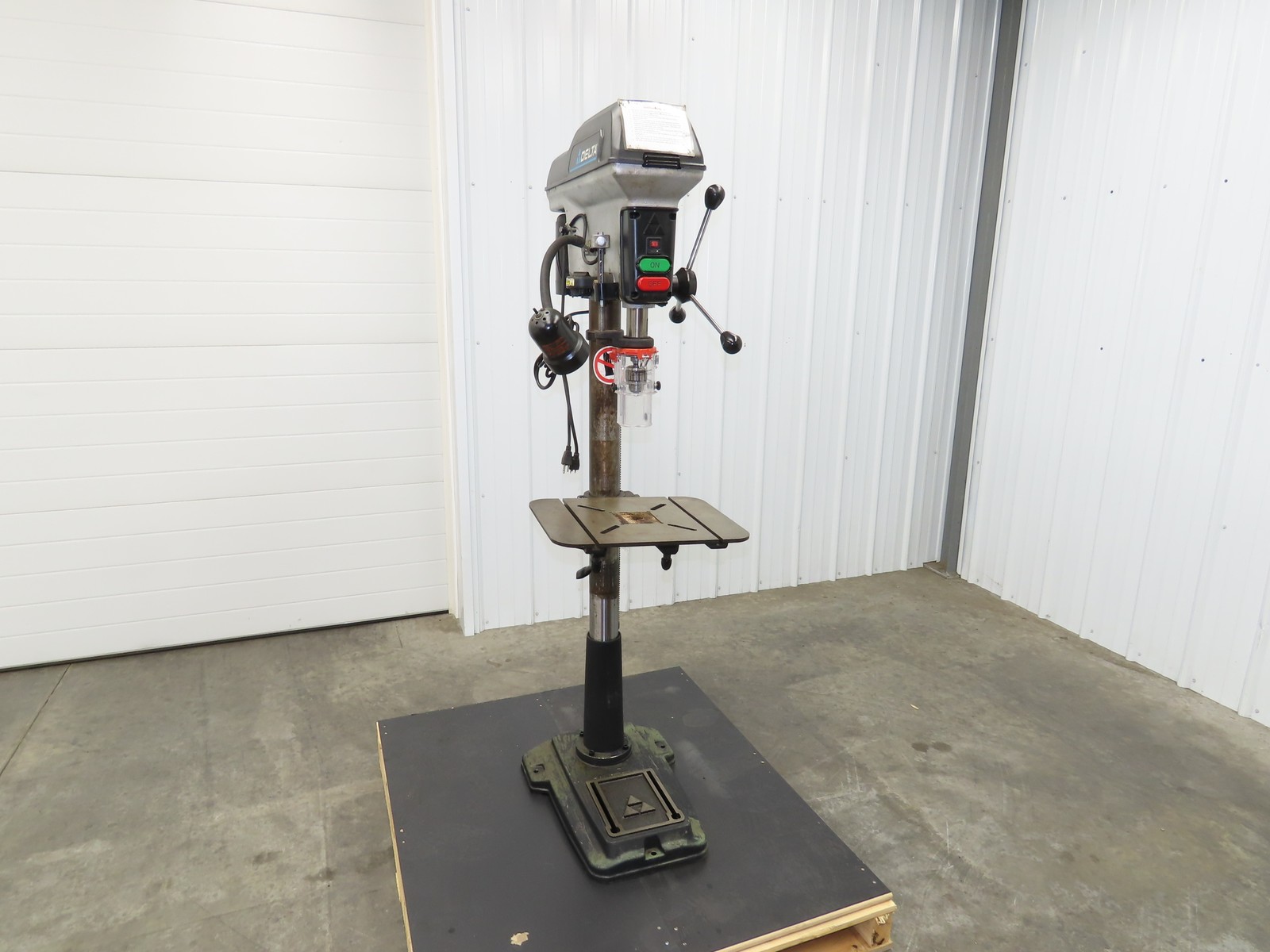 Delta 17-959L Laser Drill Press 17″ Single Phase 120V 3/4Hp 250-2720RPM