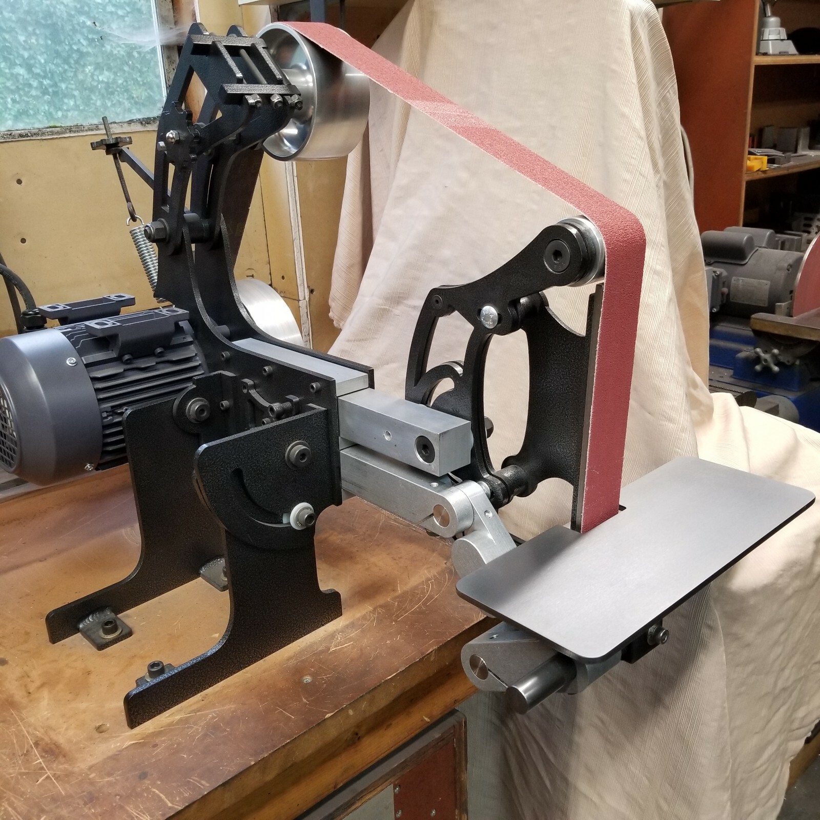 D-D Extreme Tilt Work / Tool Rest for Northridge Mod-2 Belt Grinder