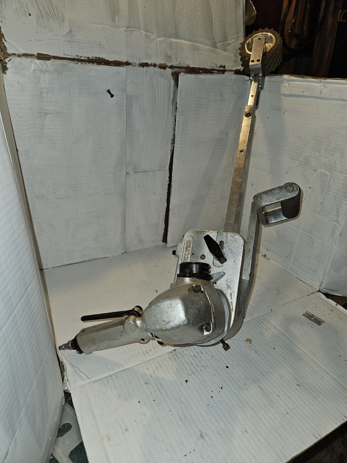 Dynabrade 11477 Dynabelter 2” belt sander w stand and 60 ” sanding belts
