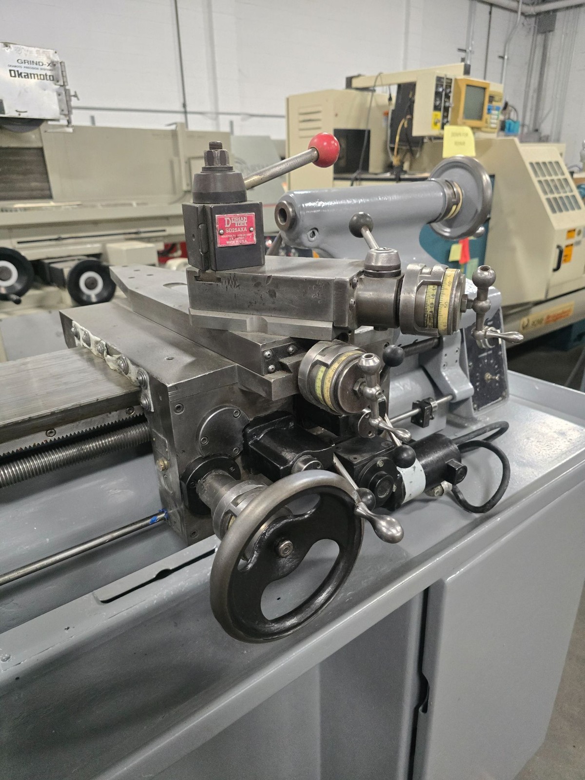 11”x18” Hardinge HLV-H-EM Tool Room Lathe w/Inch/Metric