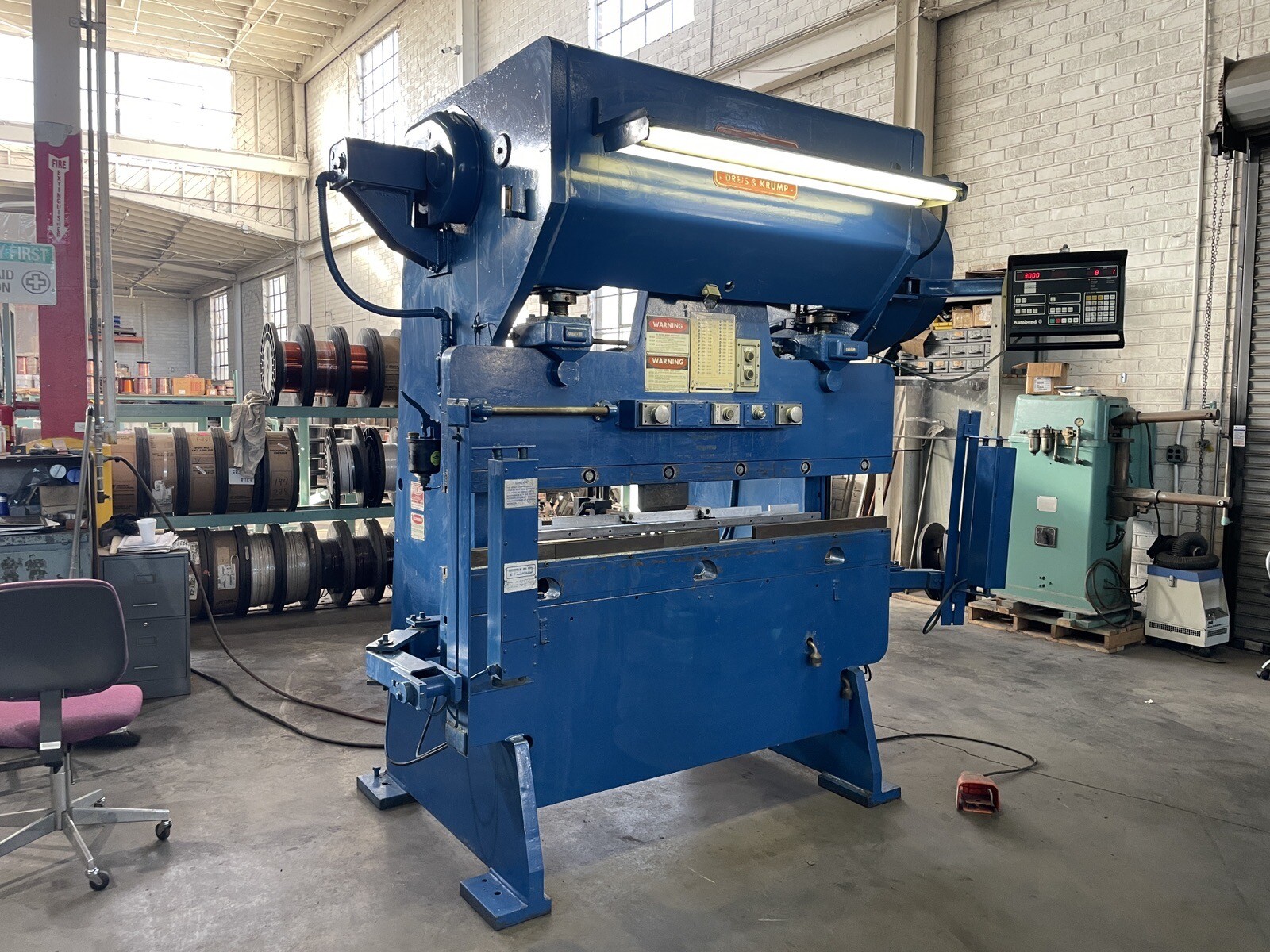 Chicago Dreis & Krump 6′ X 90 Ton Mechanical Press Brake 5 HP w/ Electronic Back