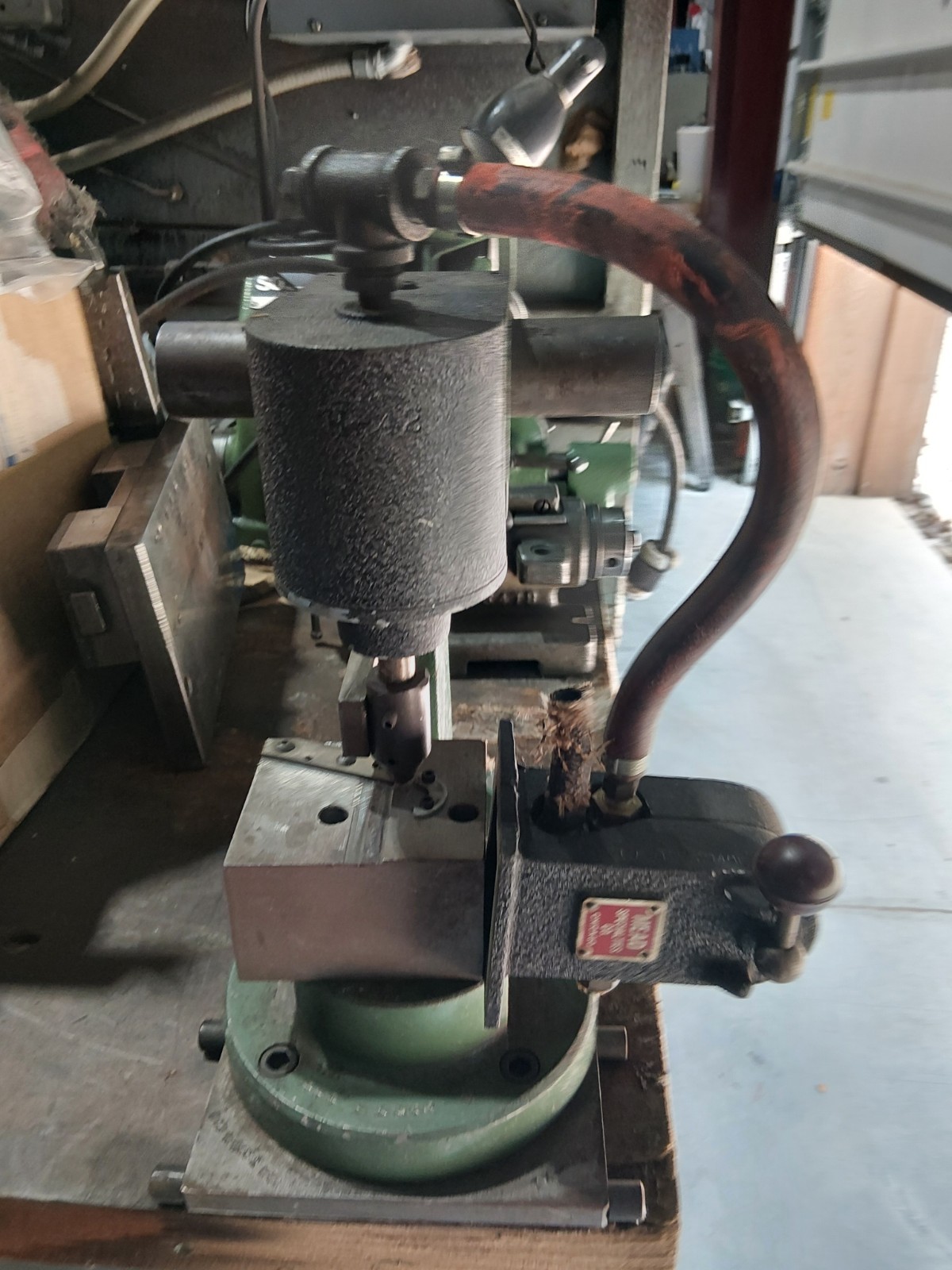 AIR-MITE SINGLE ACTING PNEUMATIC BENCH PRESS USED GOOD CONDITION