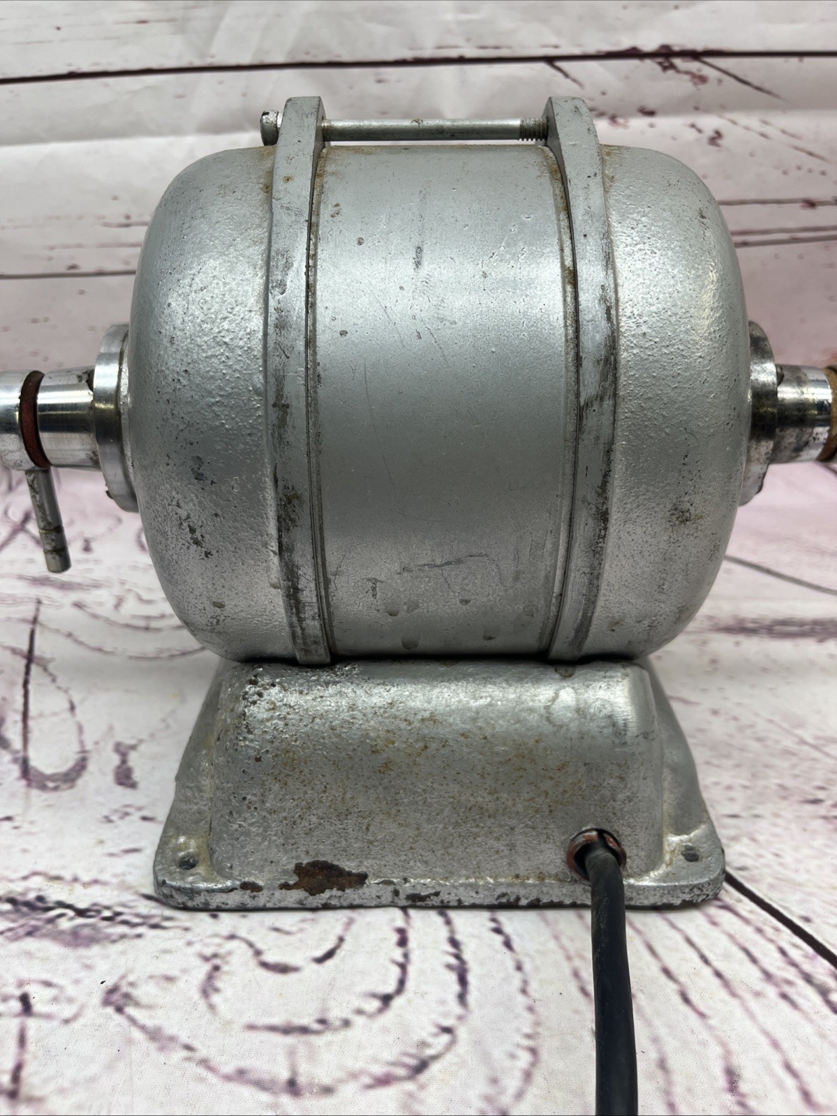 Vintage Baldor Bench Grinder Buffer Model 210, 1/6 HP, 2.2 Amps , 3450 RPM