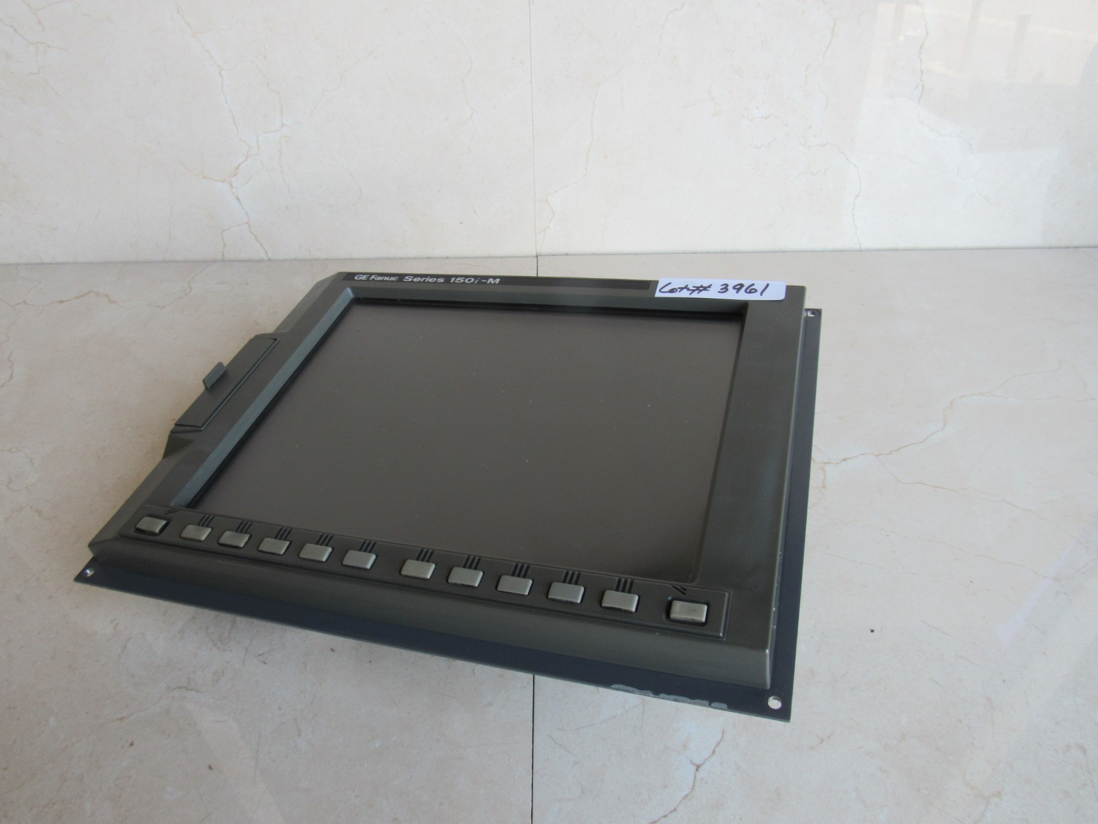 GE Fanuc Series 150i-M / A02B-0261-C101 / Lot # 3961 Listed by Mike