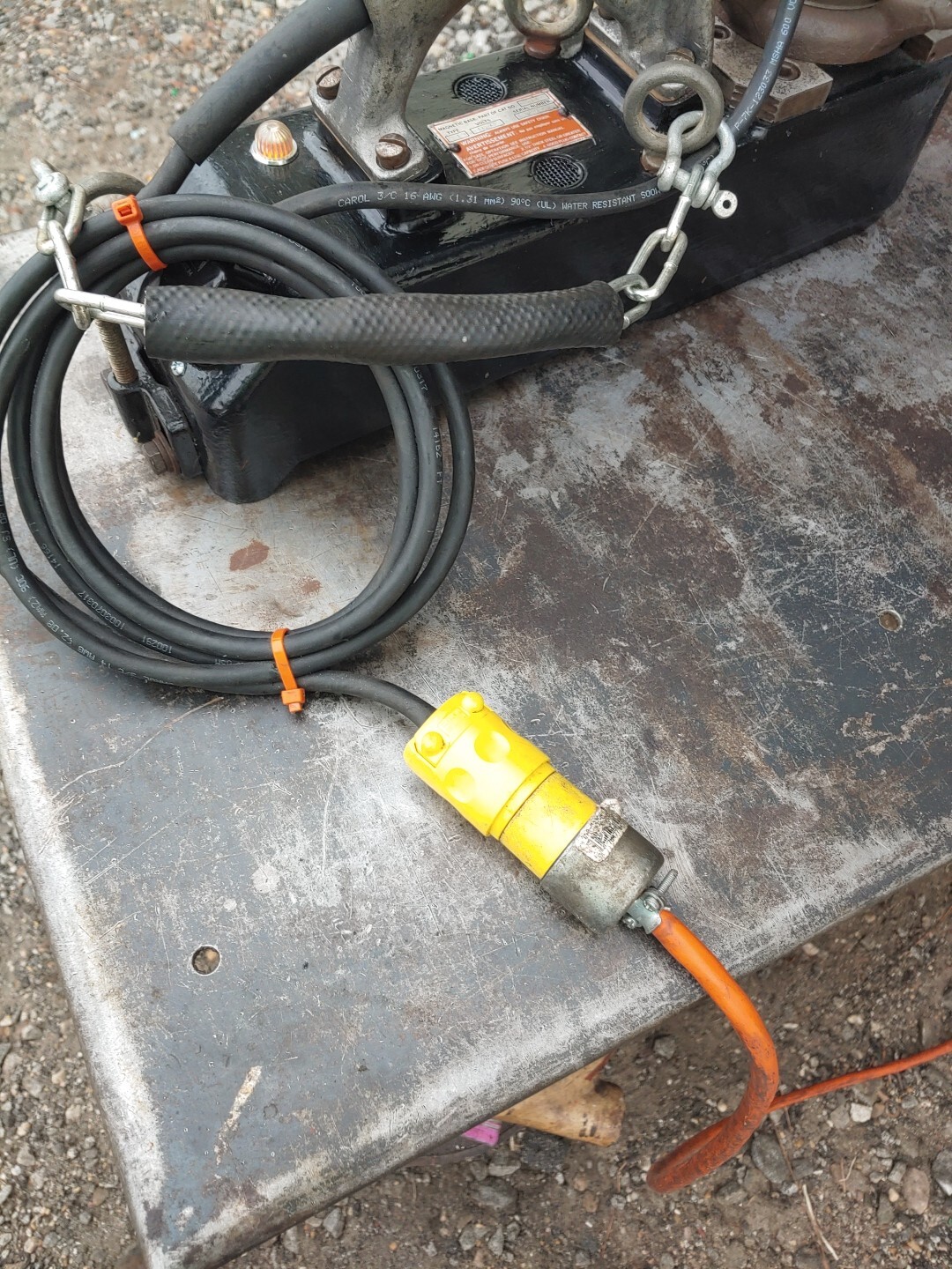 Black & Decker Two Speed Magnetic Drill Press 1554, Type 1, 1-1/4″ 250-500rpm