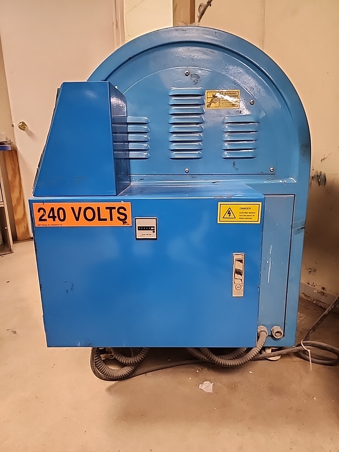 FINISHING ASSOCIATES, VC-12 Industrial centrifugal barrel finisher