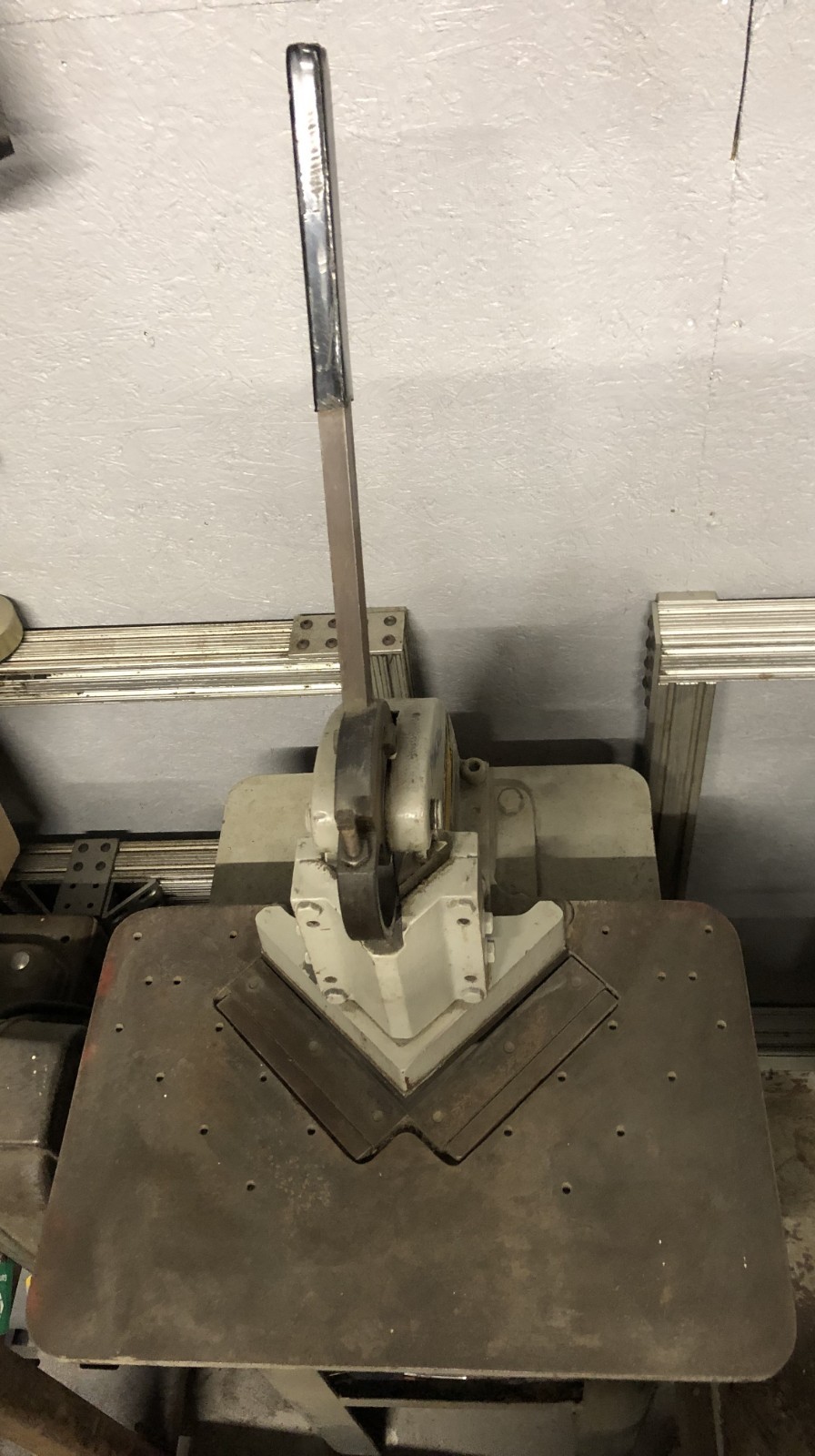 Di-Acro #1 Manual Sheet Metal Corner Notcher 16 Gauge 6×6″ plus OEM stand