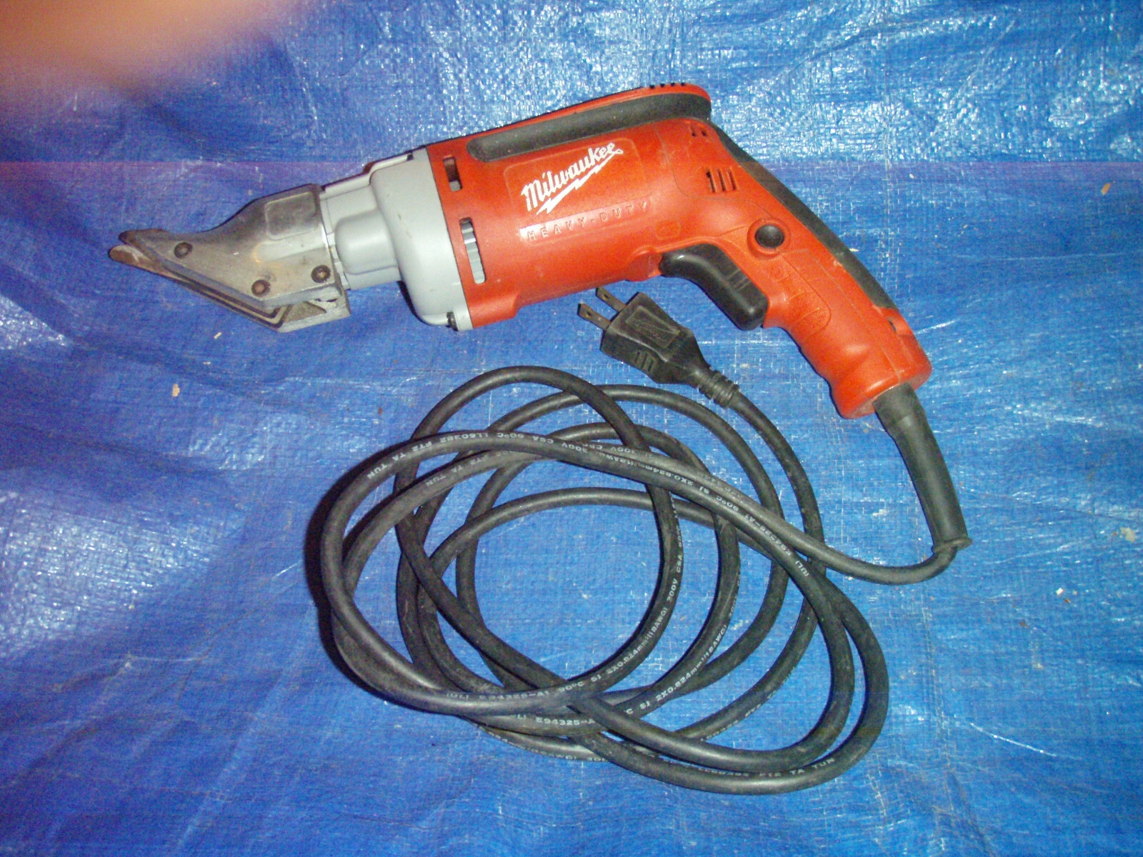 Milwaukee 18ga electric metal shears … used … local pick up …Atlanta, Ga.