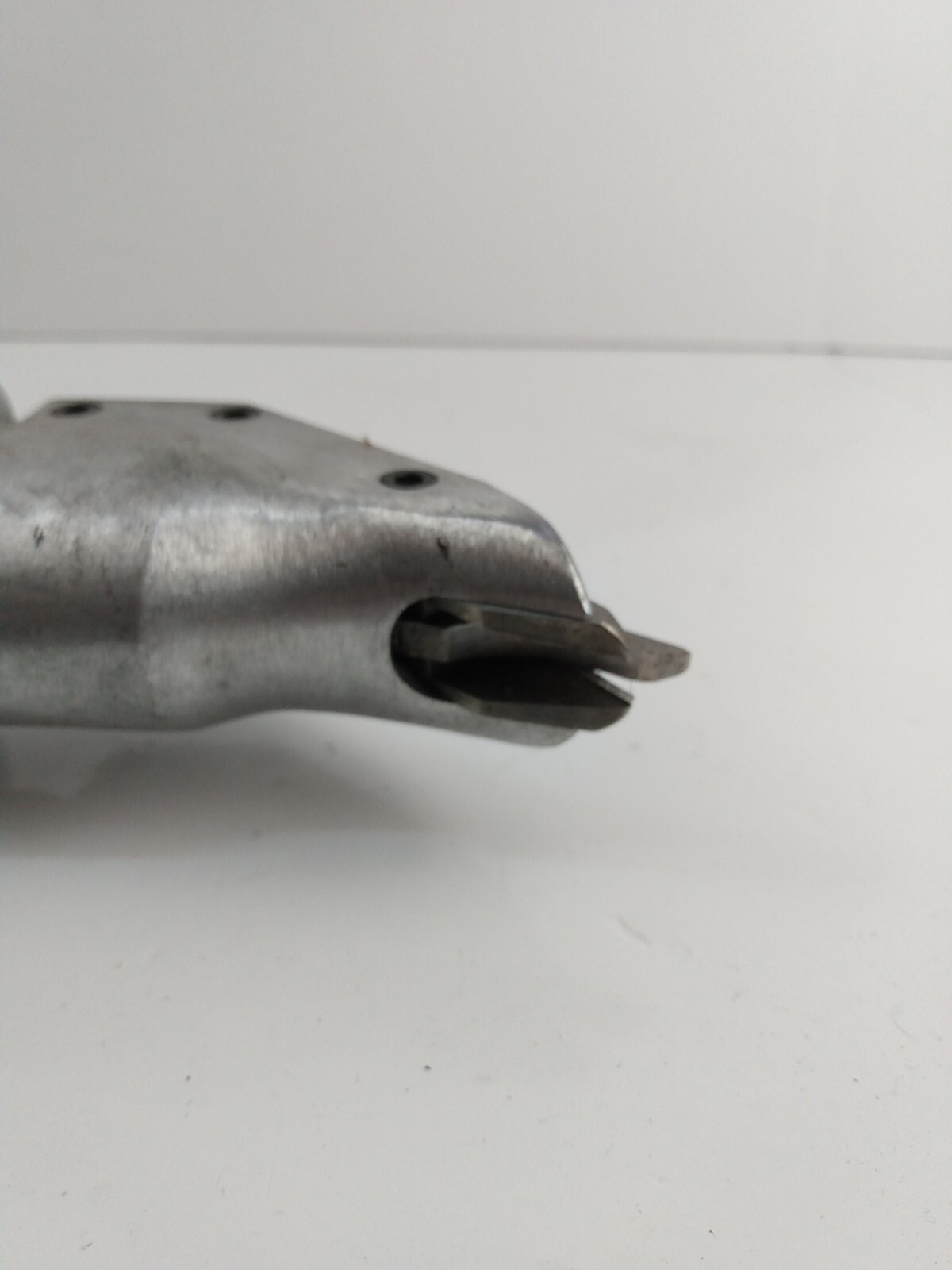 Milwaukee 6852-20 BROKEN Corded 18-Gauge Sheet Metal Shear 6.8 Amp Motor BROKEN