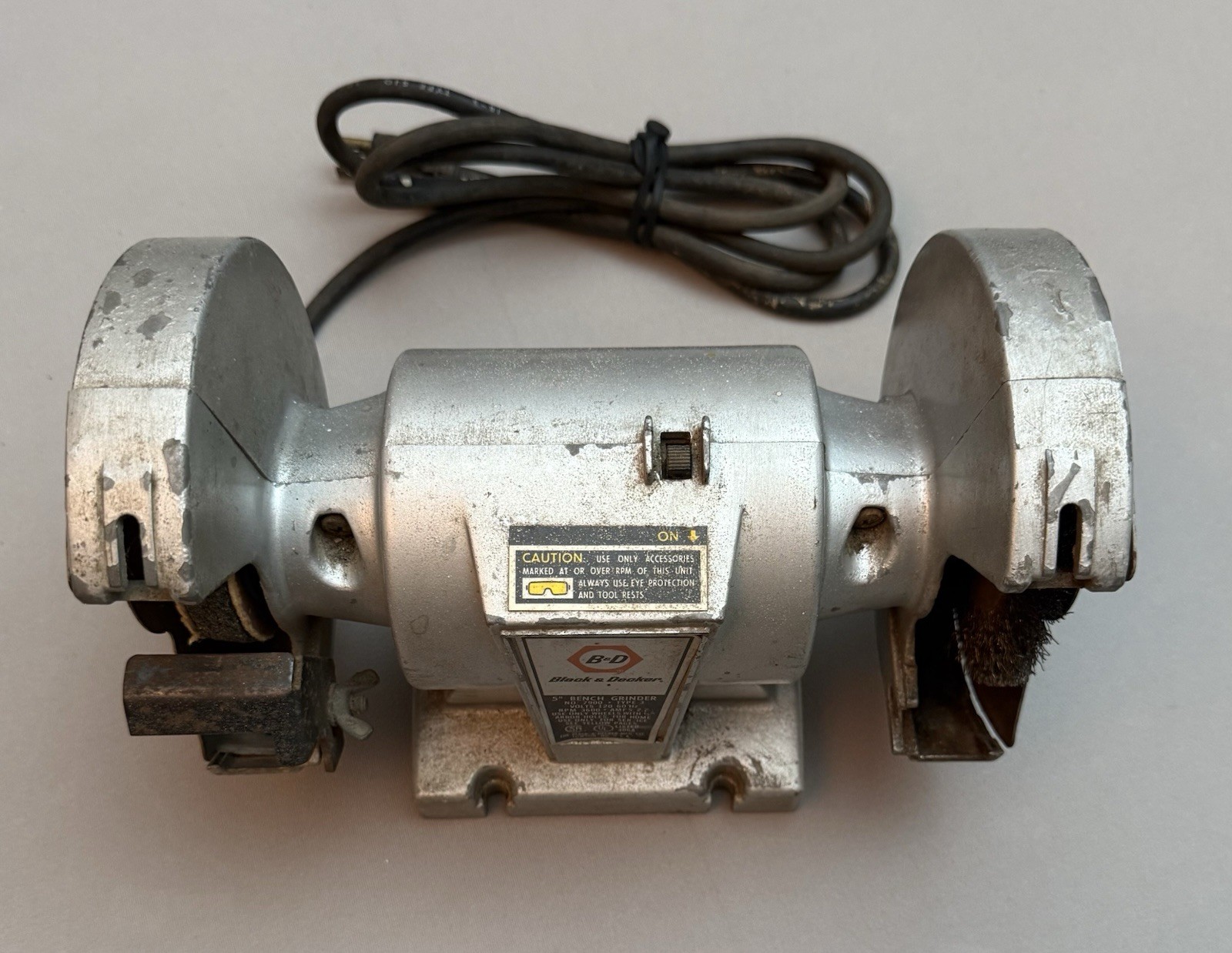 Vintage Black & Decker 5″ Bench Grinder No. 7900 ( Tested )