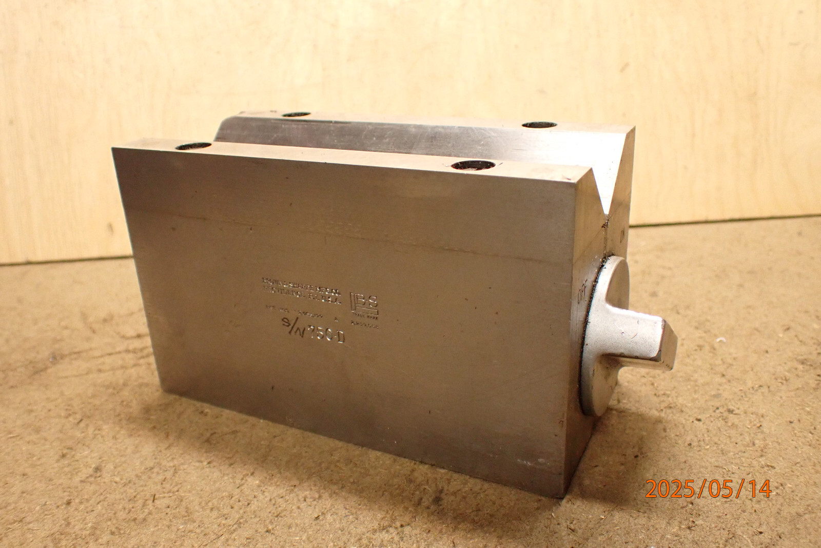 LOT 407; BROWN AND SHARPE MAGNETIC V-BLOCK MACHINIST JIG FIXTURE TOOLING