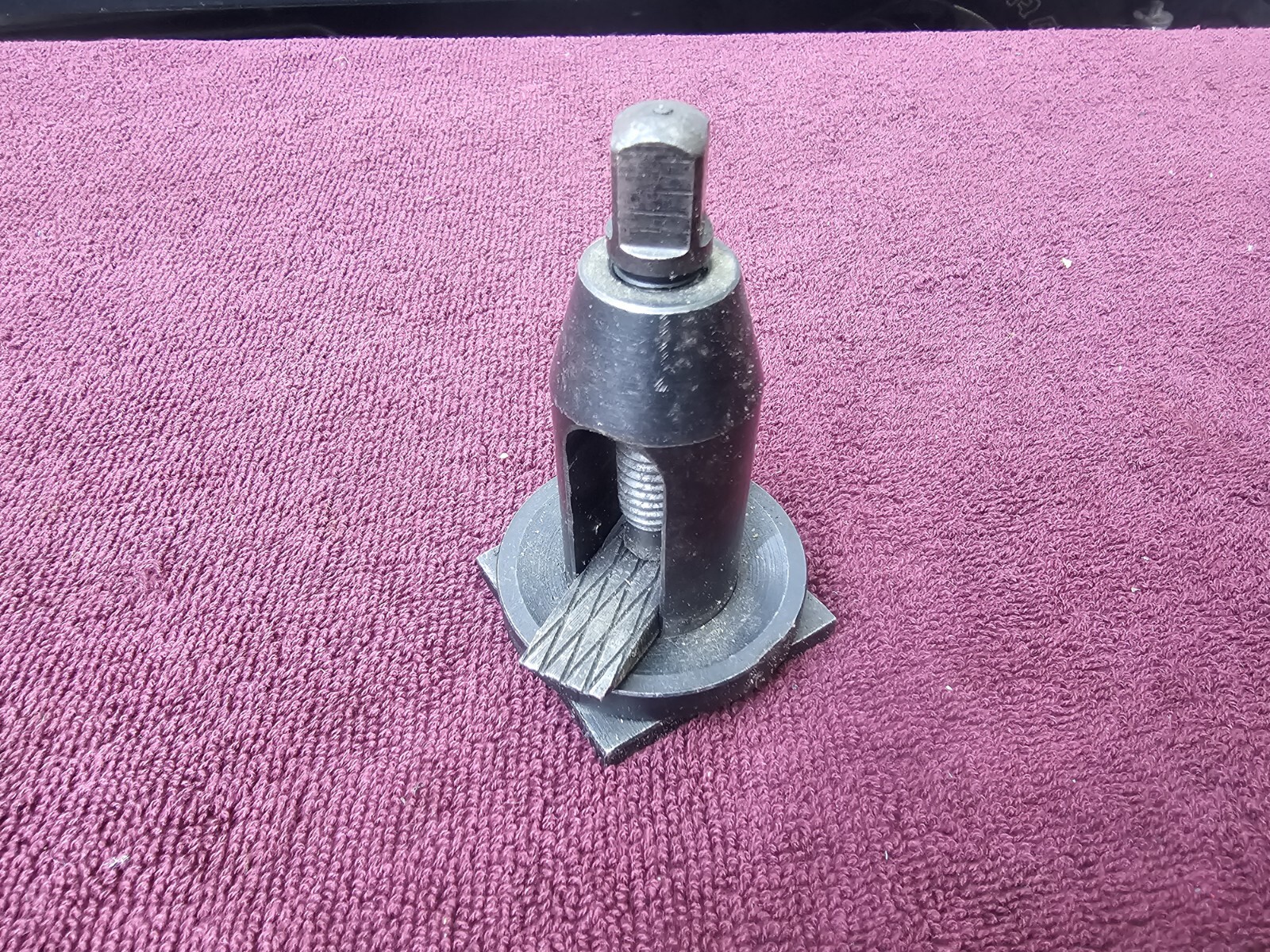 Vintage Lantern Tool Post Holder 1-15/16″ x 2″ x 1/4″ Plate, 1-1/4″ Dia.