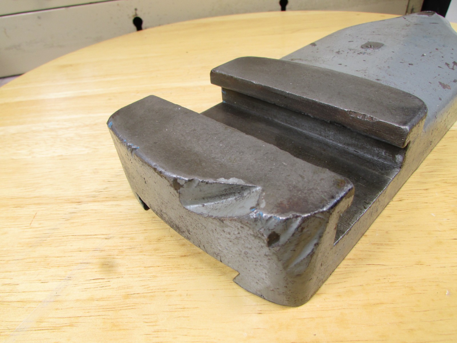 South Bend 16″ Lathe Compound Top Casting. (#7138)