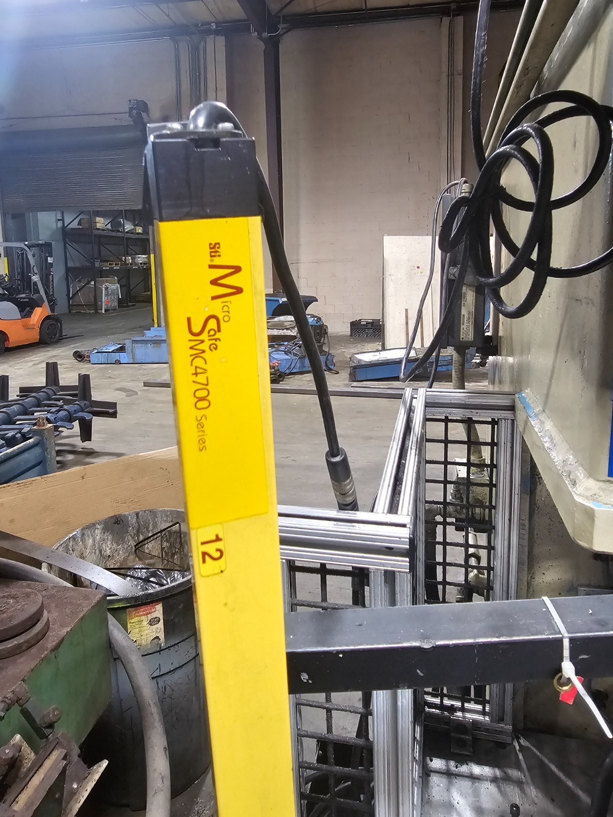 Multipress Incorporated Model I106R – 8 Ton Hydraulic Rotary Multipress, 230V