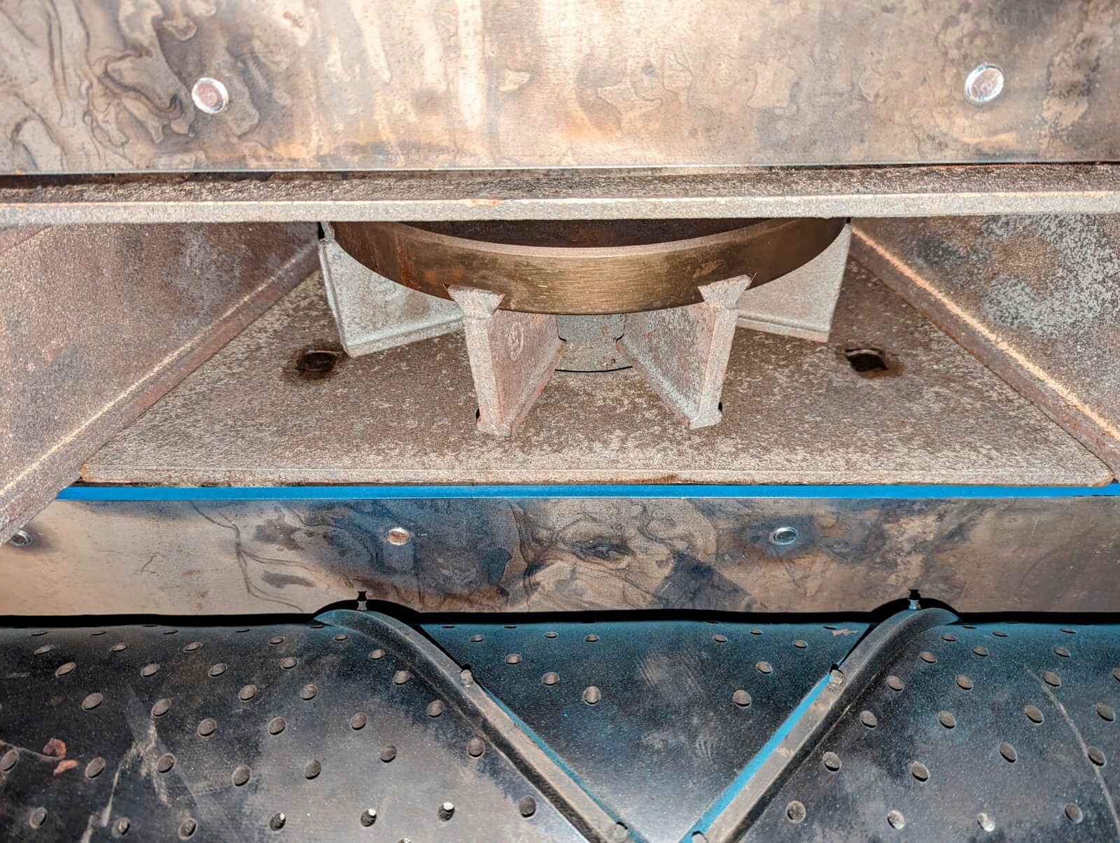 1.5 Cubic Foot Rubber Belt Tumble Shot Blast System with Dust Collector