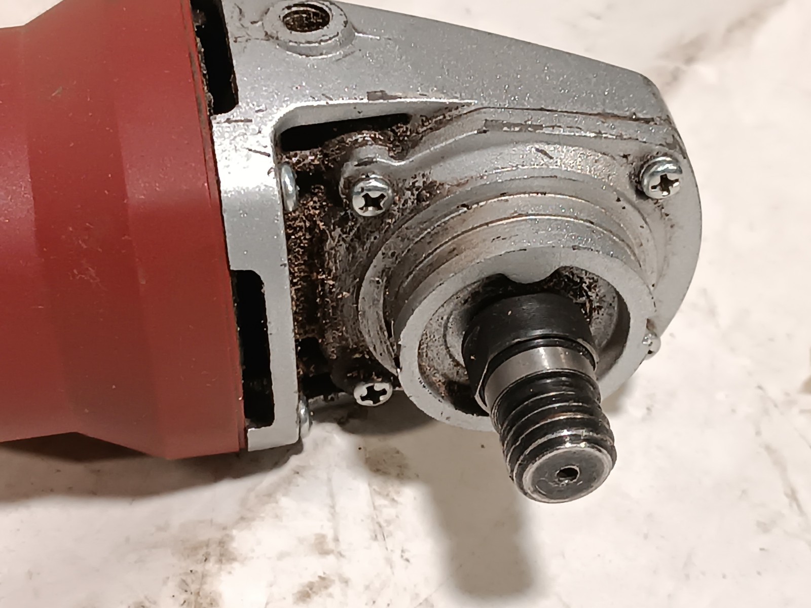 Chicago Electric 60372 4.5″ corded angle grinder, 7/8″ adapter, 11000RPM, 120VAC