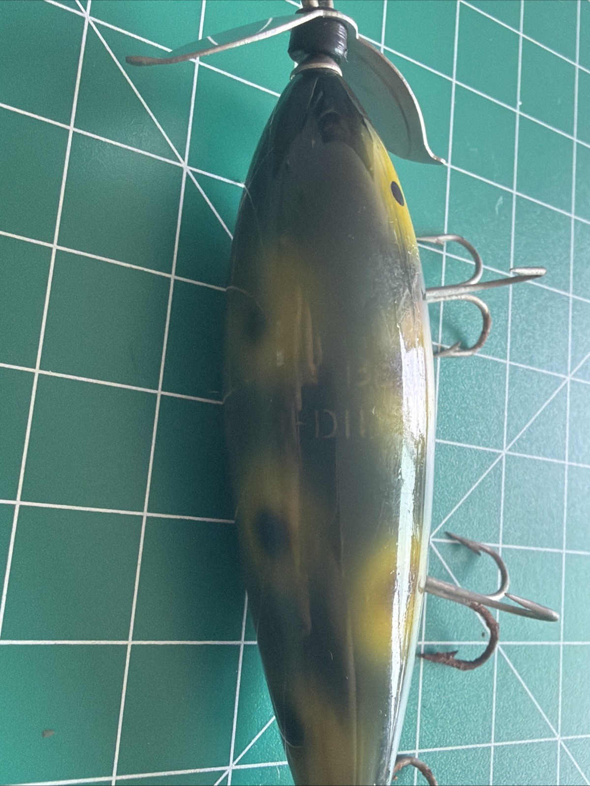 South Bend Vintage Wooden Fishing Lure (Green Spotted)