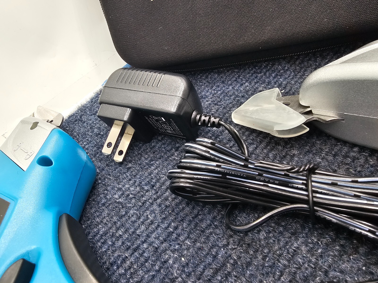 VLOXO CS4001: Multipurpose Cordless Electric Scissors 4V, 10000 RPM – Blue