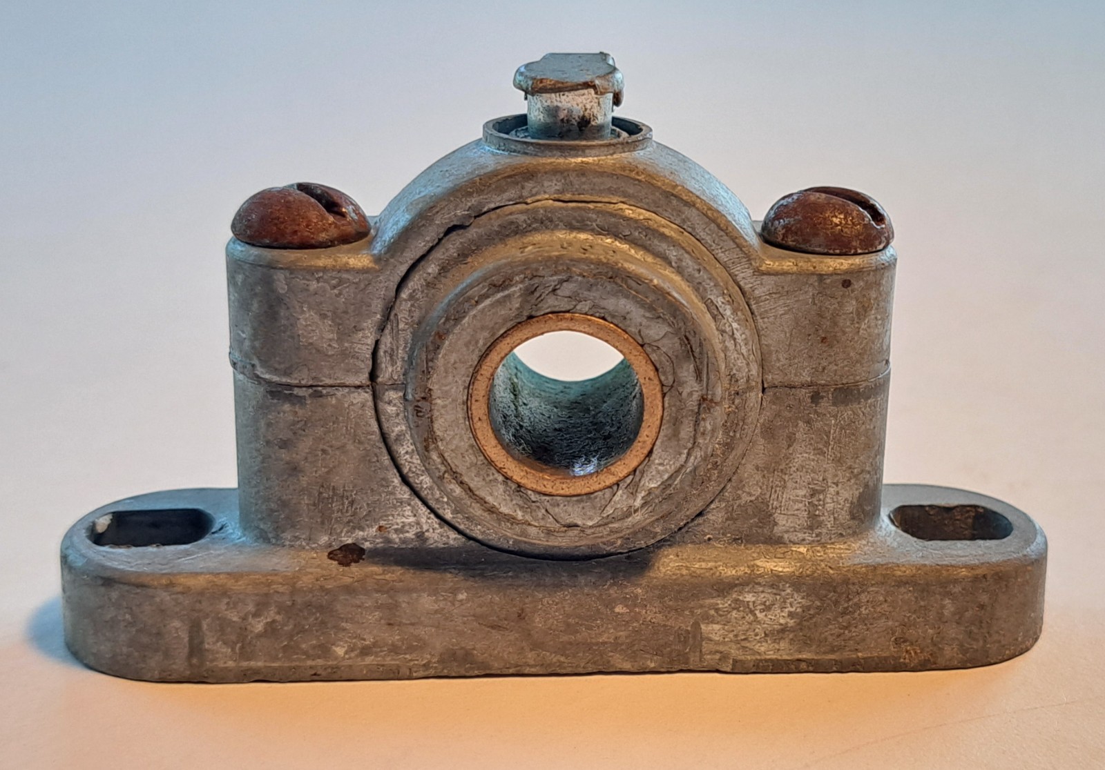 Chicago Die Casting Mfg. Co. 7-500 Pillow Block 1/2″ Shaft Diameter Made in USA