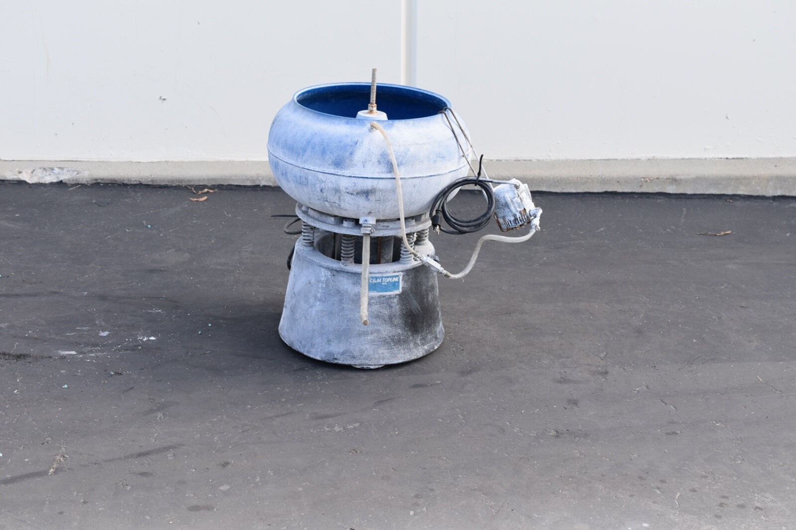 C&M Topline deburring & finishing vibratory bowl TLV-75 (3/4 cubic foot