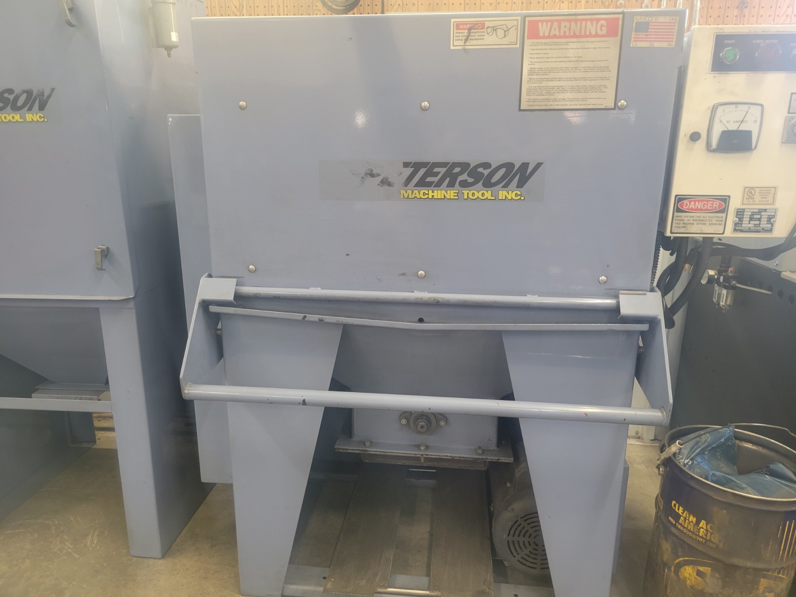 Peterson Machine Tool Co. Large Tumbler with Filtration System and Abrasive
